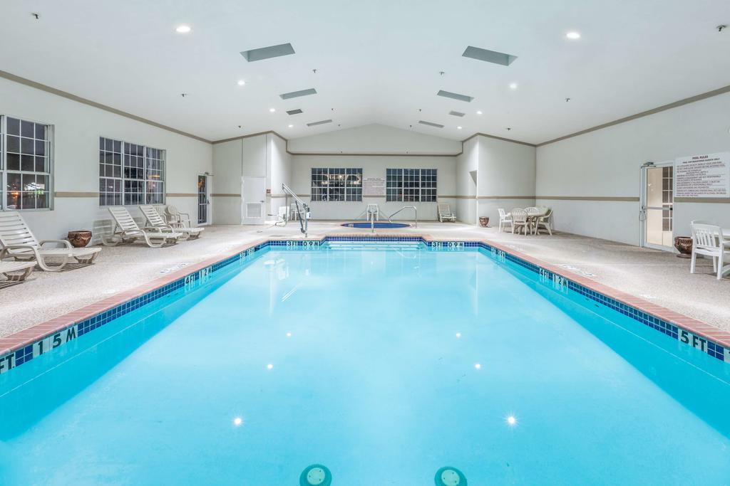 Super 8 by Wyndham Hillsboro TX