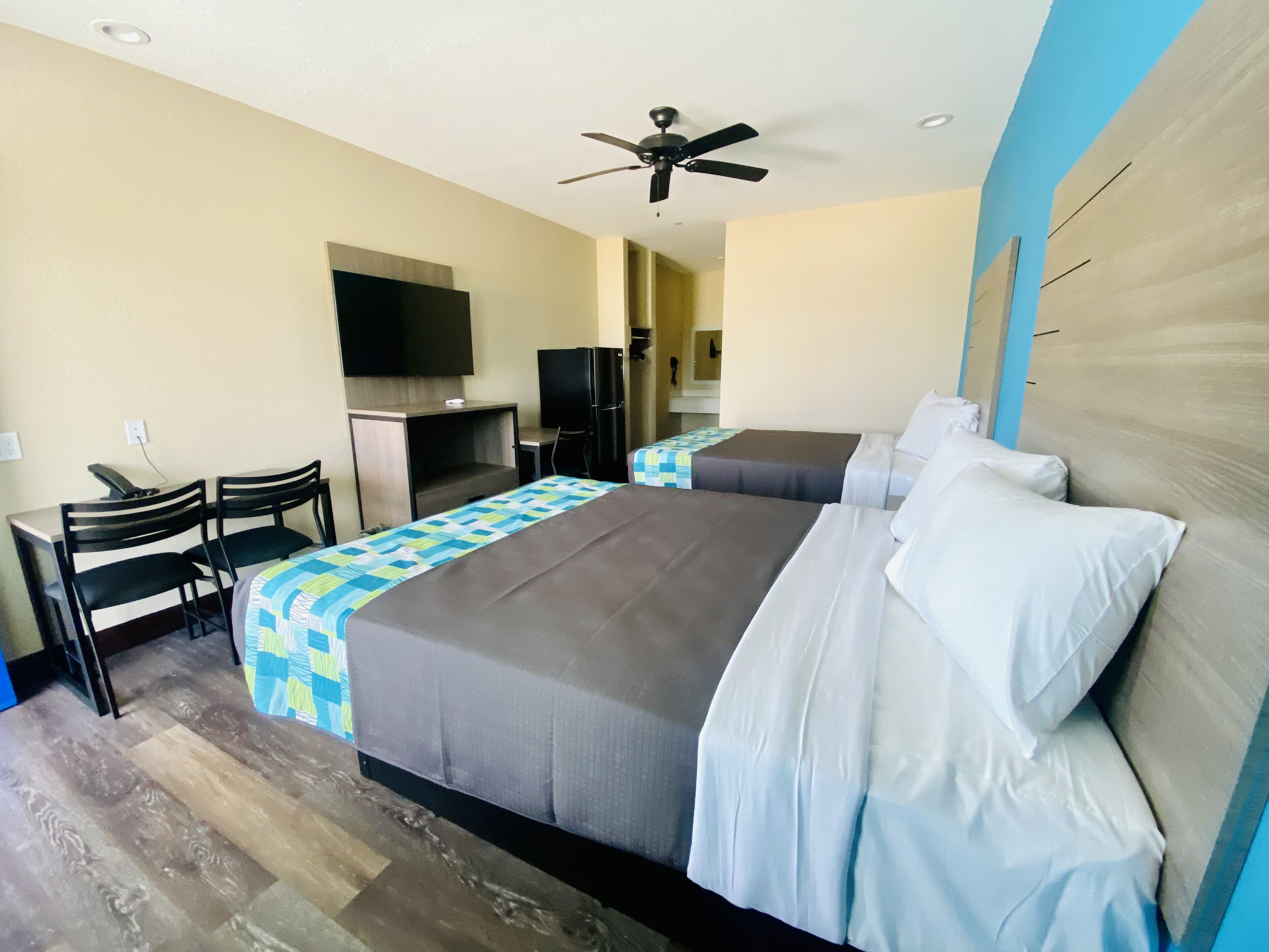Scottish Inn & Suites