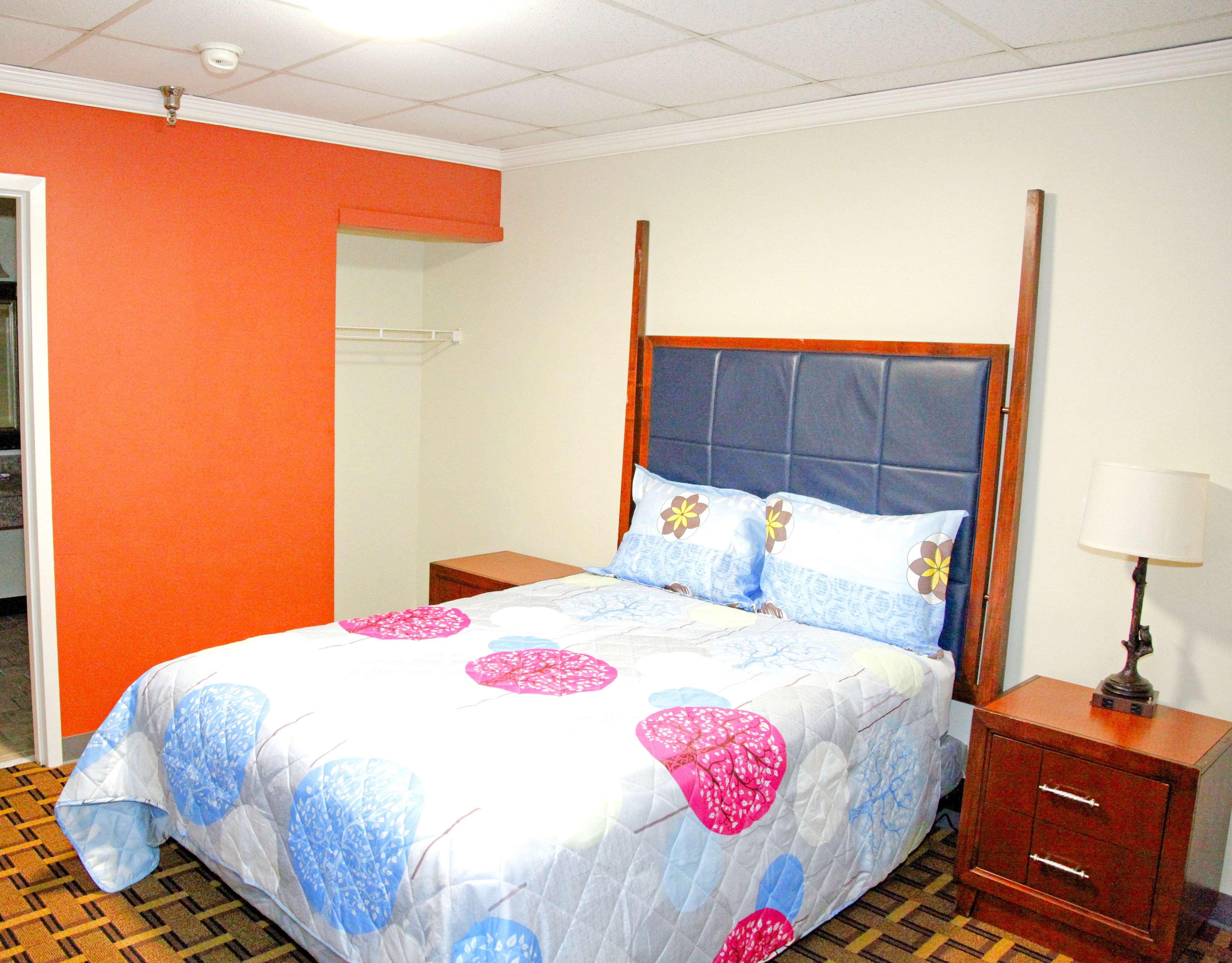 OYO Townhouse Houston George Bush Intercontinental