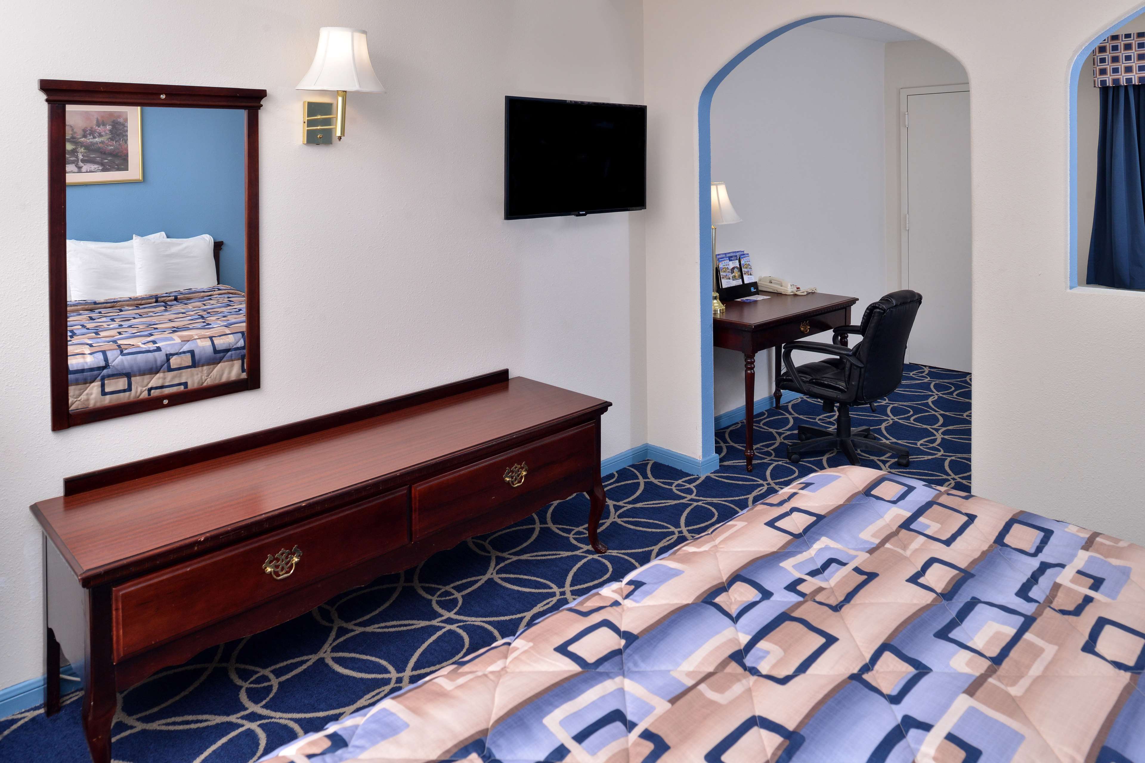 Americas Best Value Inn & Suites - Houston/Northwest Brookhollow