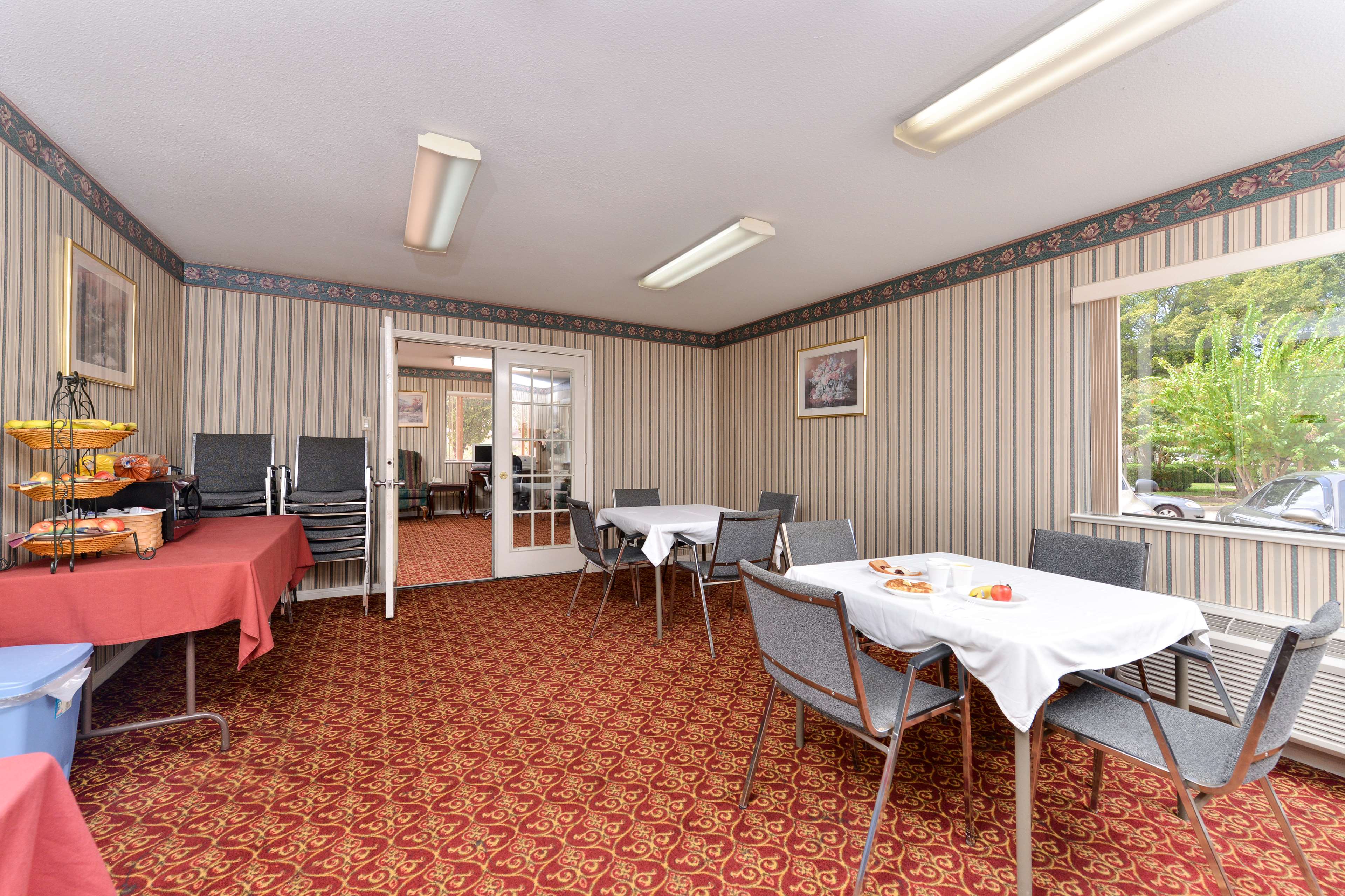 Americas Best Value Inn & Suites - Houston/Northwest Brookhollow
