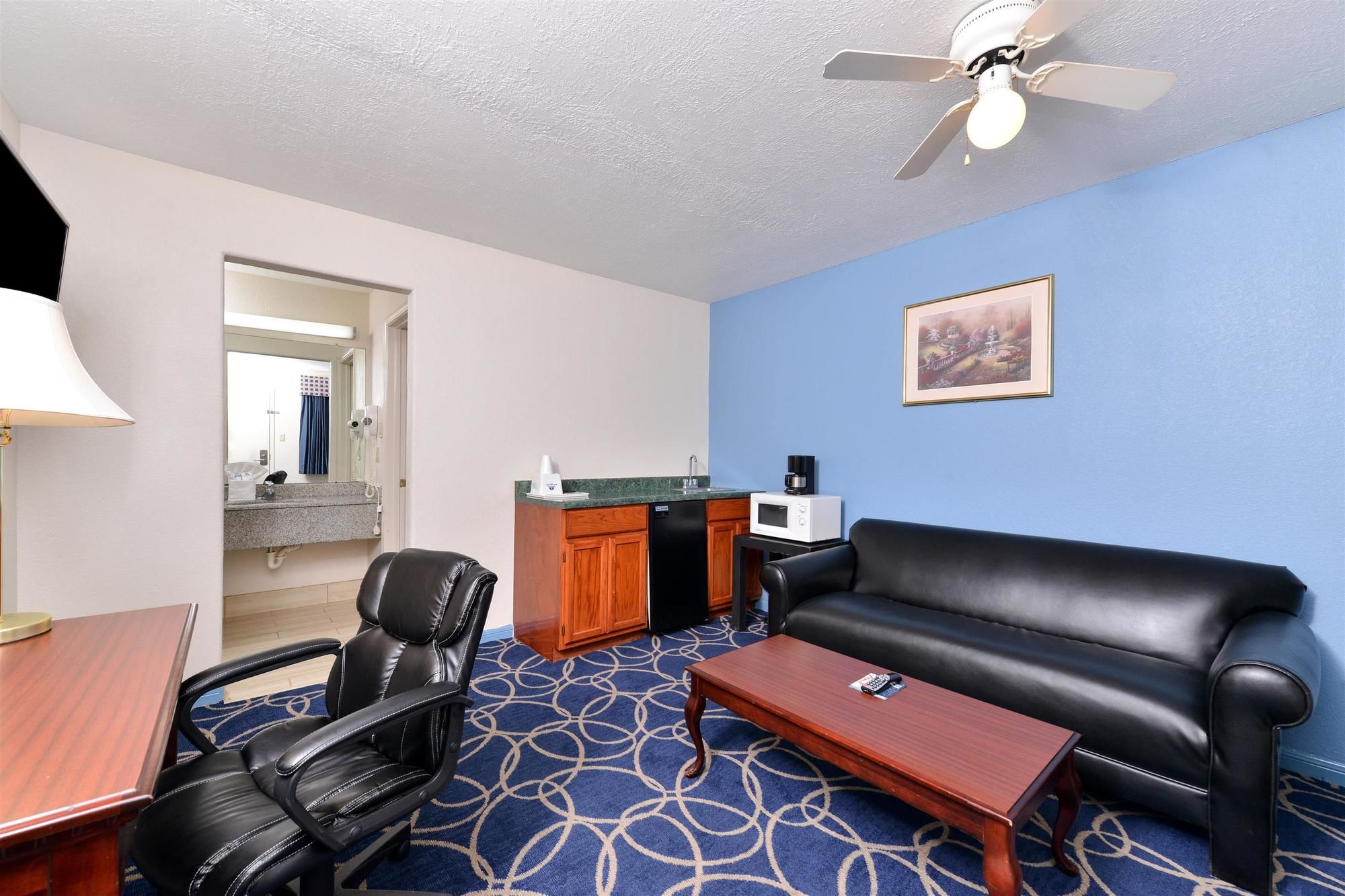 Americas Best Value Inn & Suites - Houston/Northwest Brookhollow