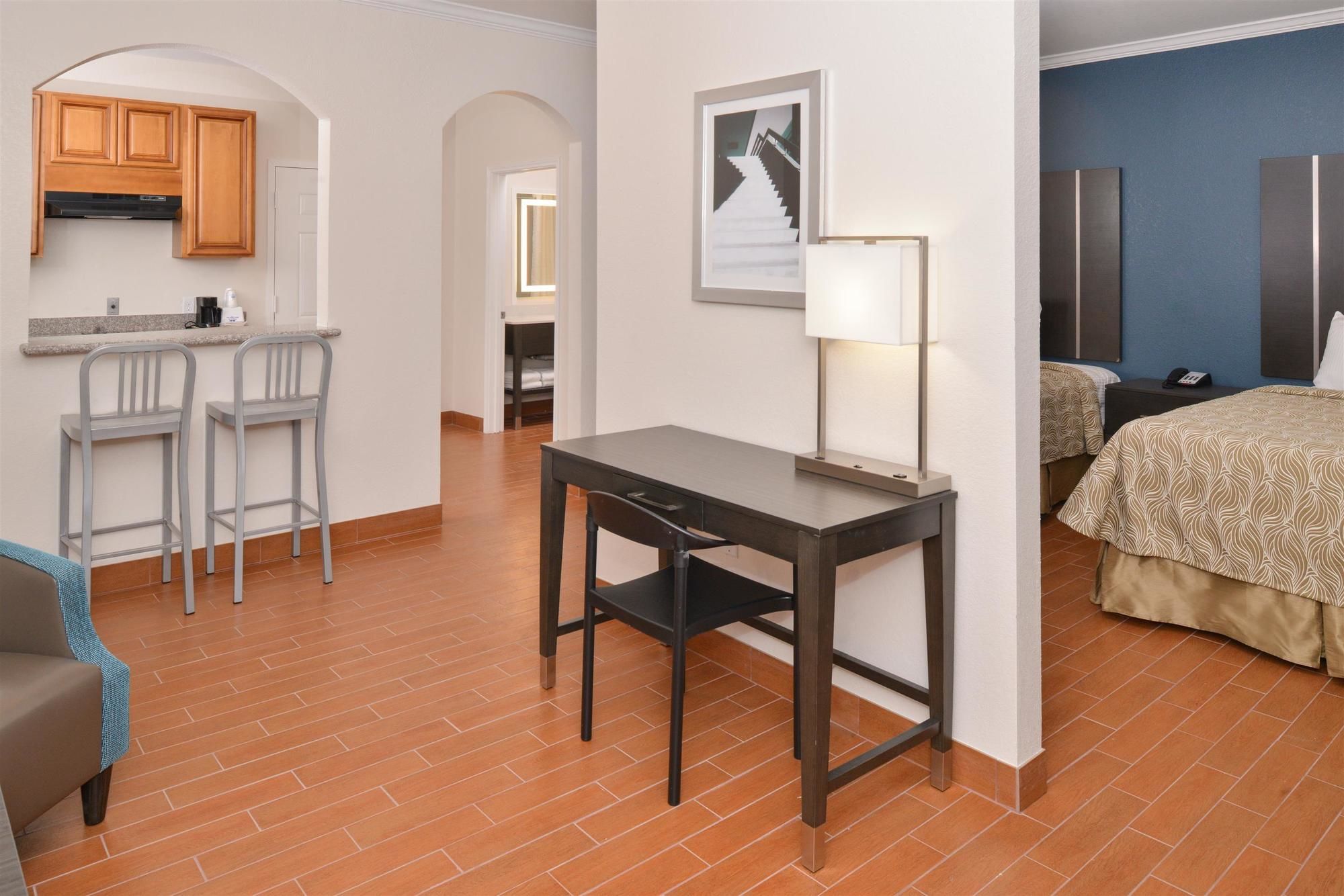 Americas Best Value Inn & Suites Houston NW