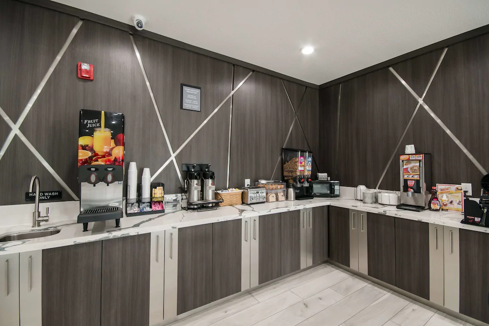 Americas Best Value Inn & Suites Northeast Houston I-610