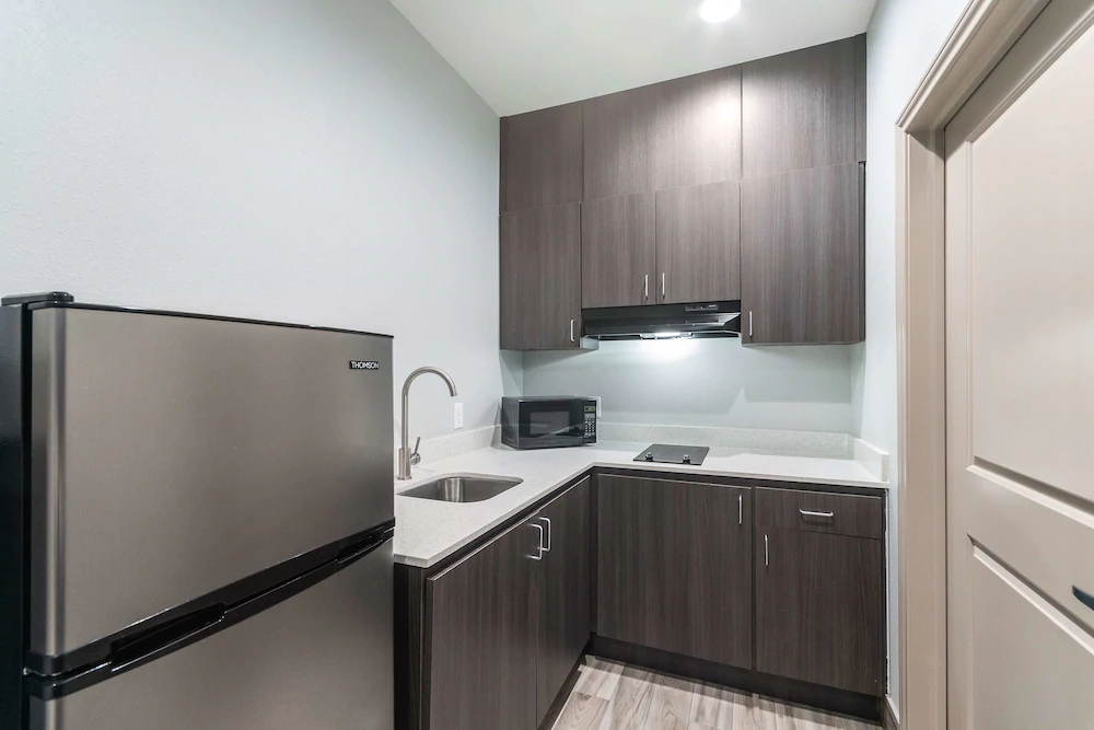 Americas Best Value Inn & Suites Northeast Houston I-610