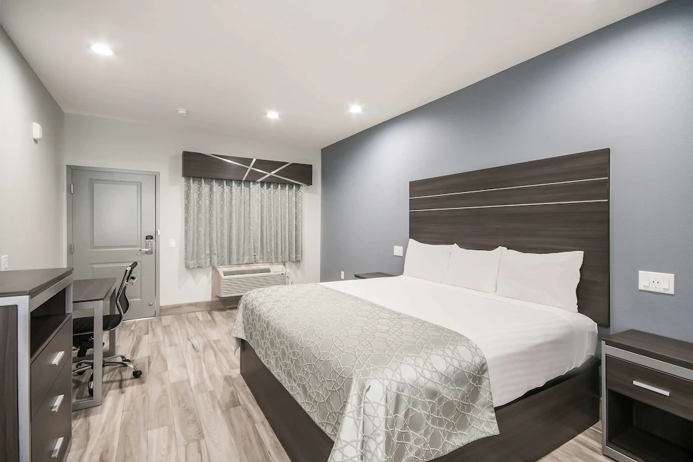 Americas Best Value Inn & Suites Northeast Houston I-610