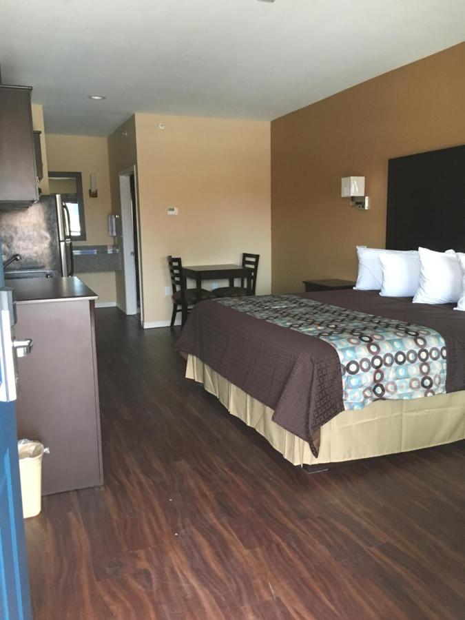 Americas Best Value Inn Houston at FM 529