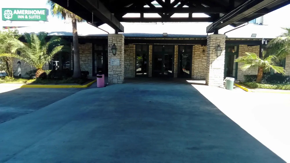 Amerihome Inn & Suites Houston Airport North