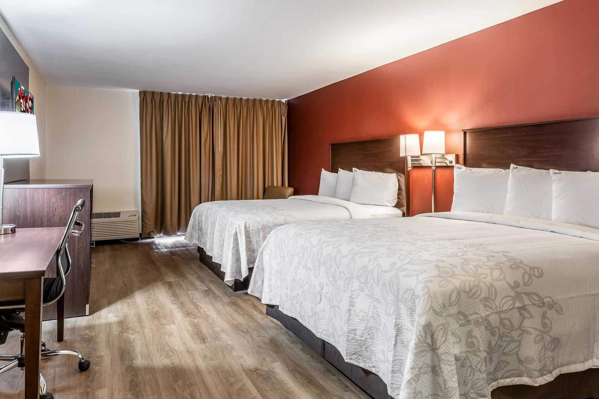 Red Roof Plus+ & Suites Houston – IAH Airport SW