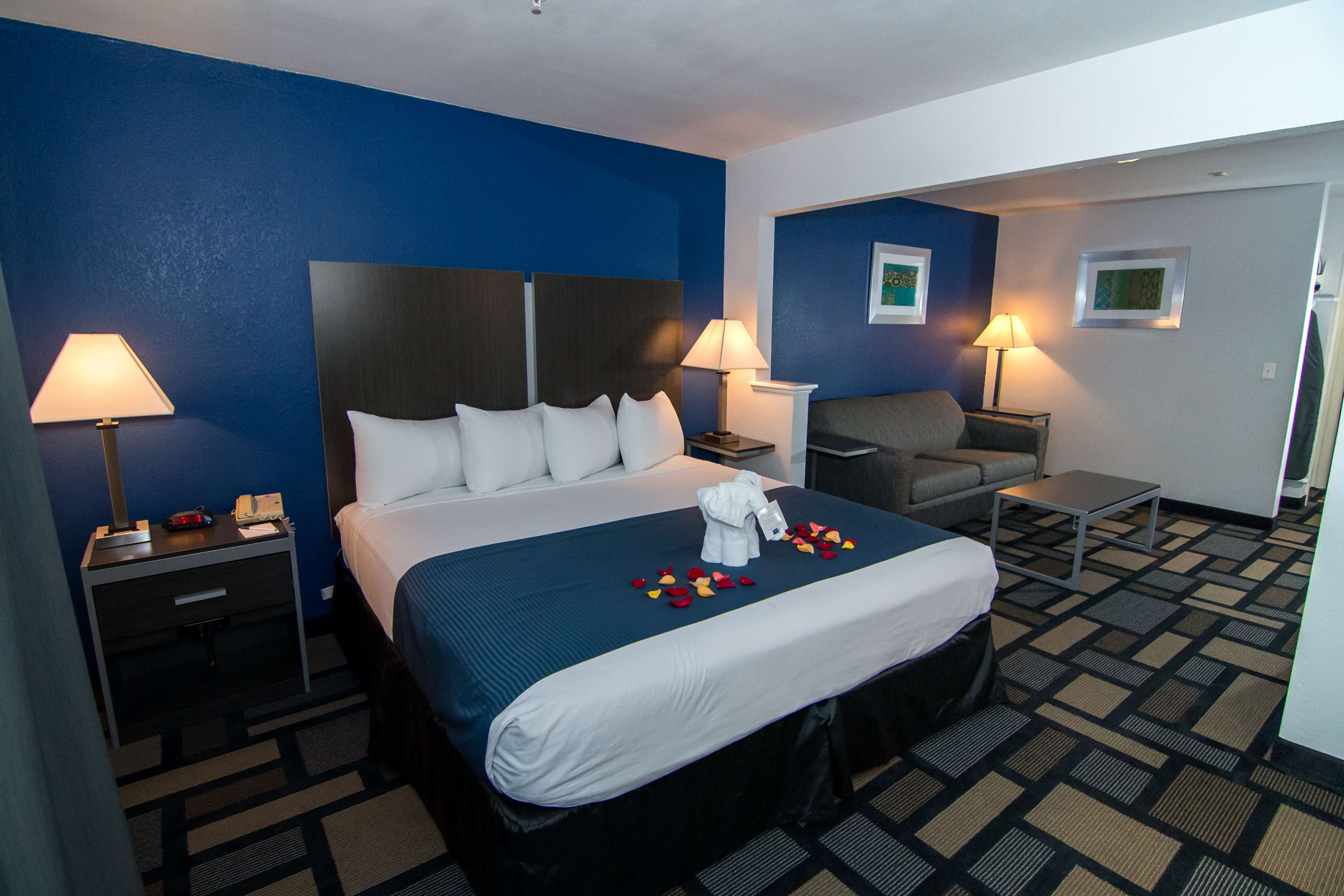 Best Western Galleria Inn & Suites