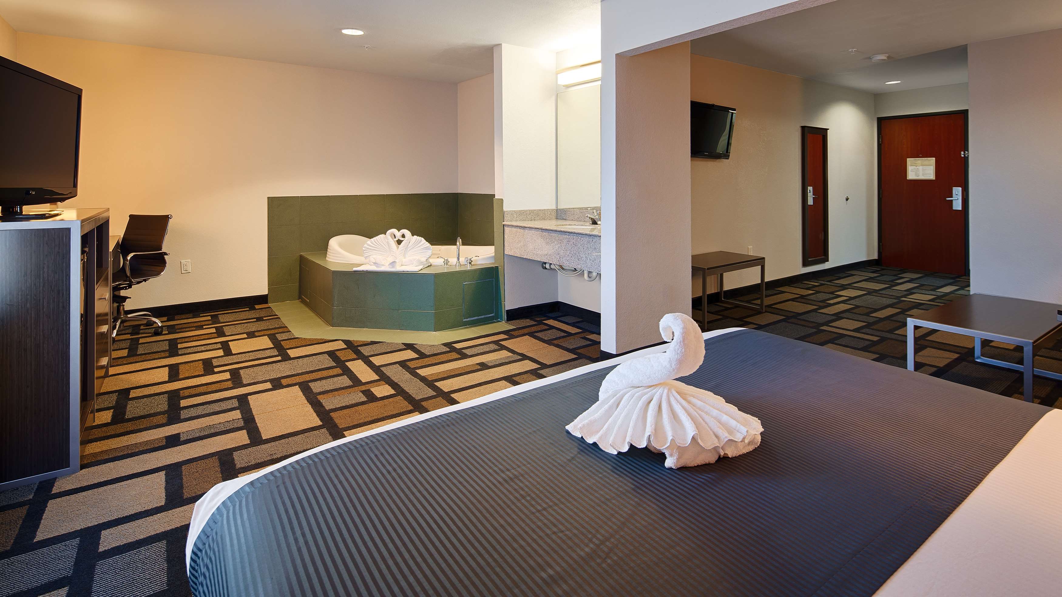 Best Western Galleria Inn & Suites