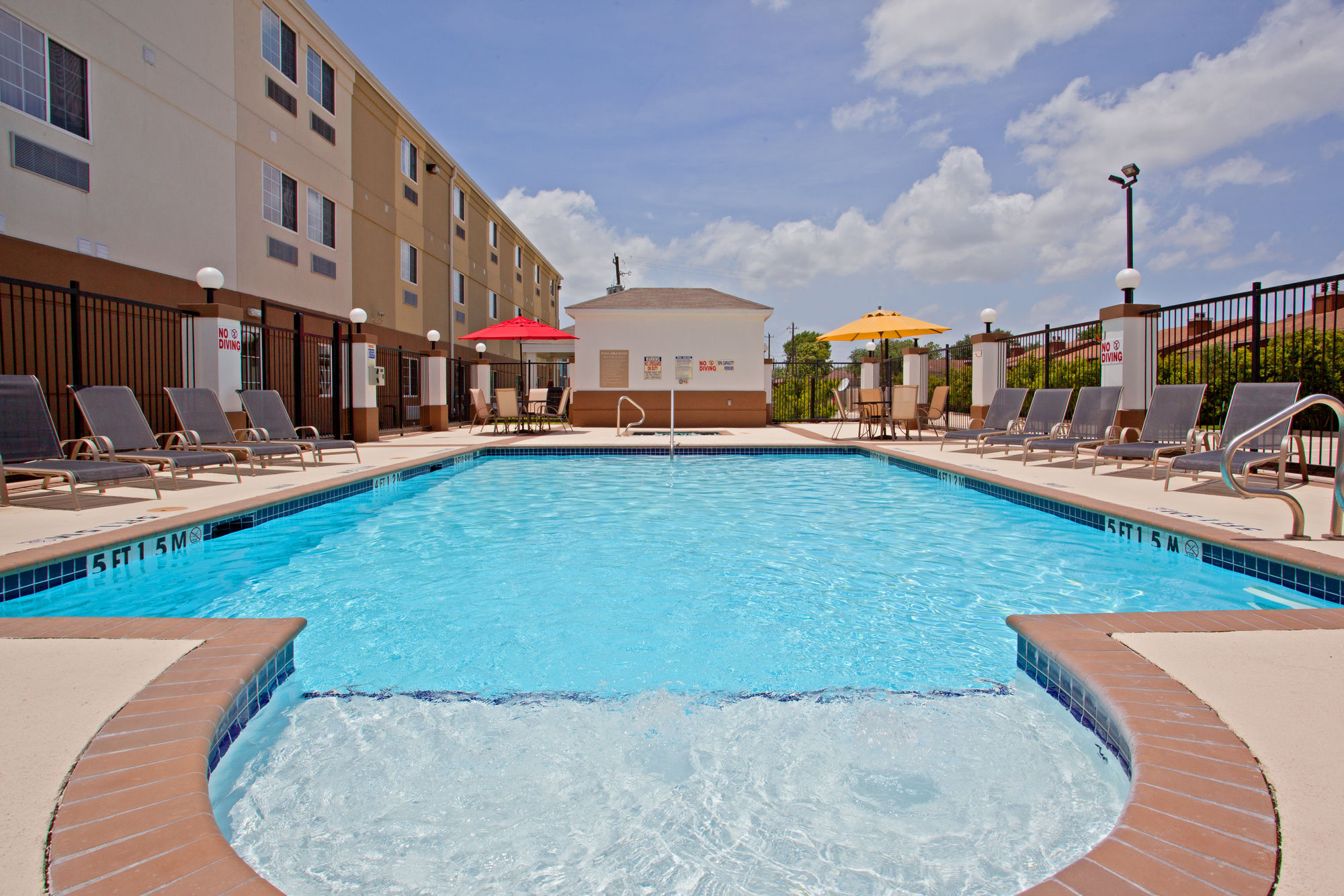 Candlewood Suites Houston Westchase - Westheimer