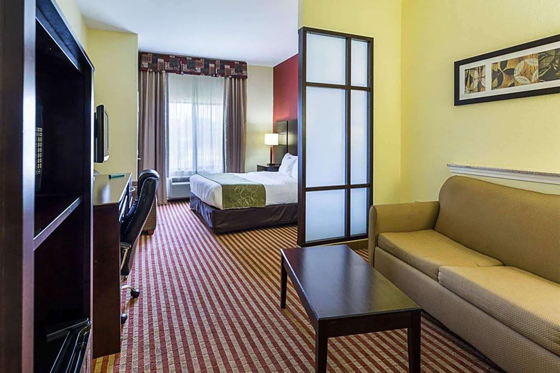 Days Inn & Suites by Wyndham Houston / West Energy Corridor