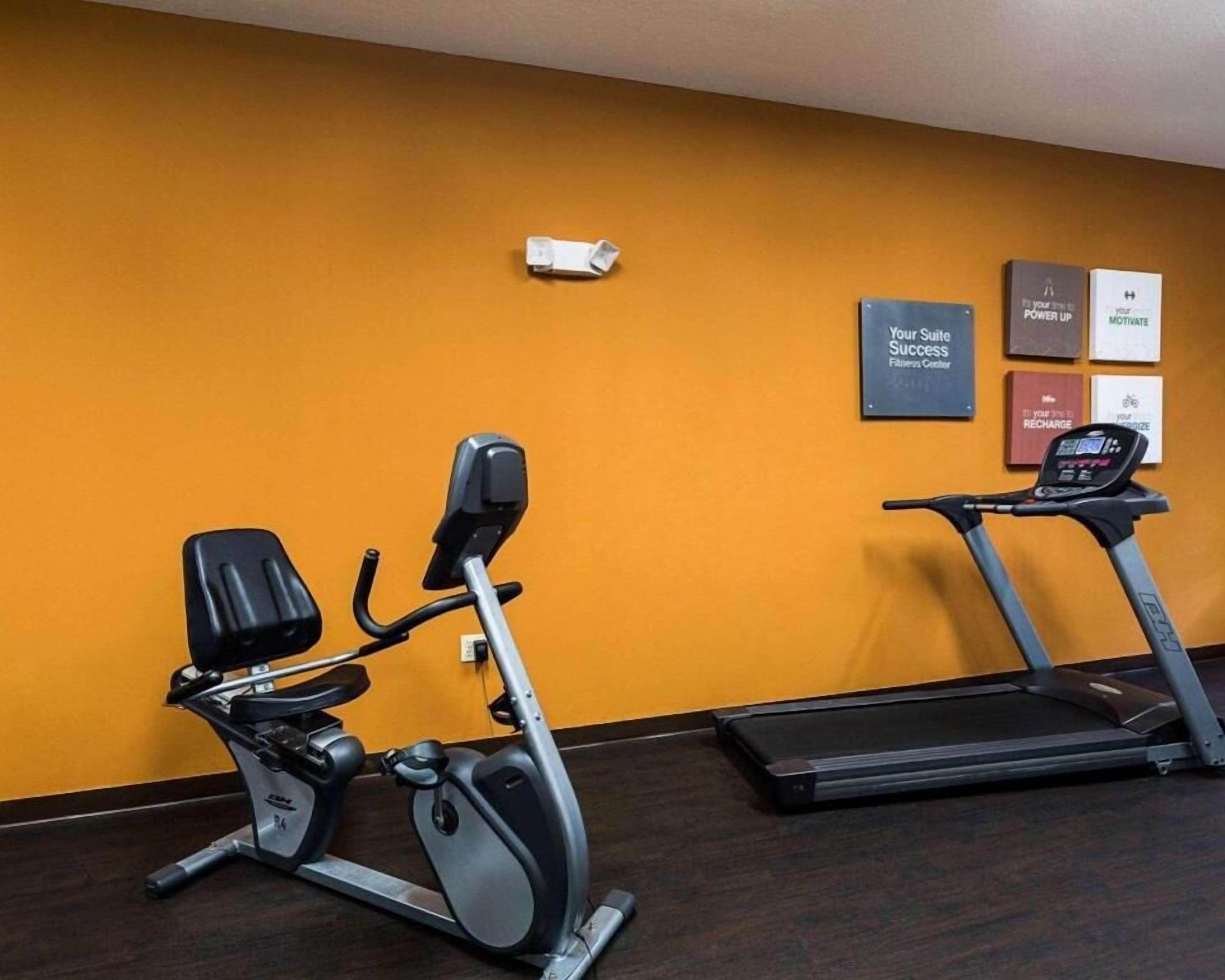 Days Inn & Suites by Wyndham Houston / West Energy Corridor