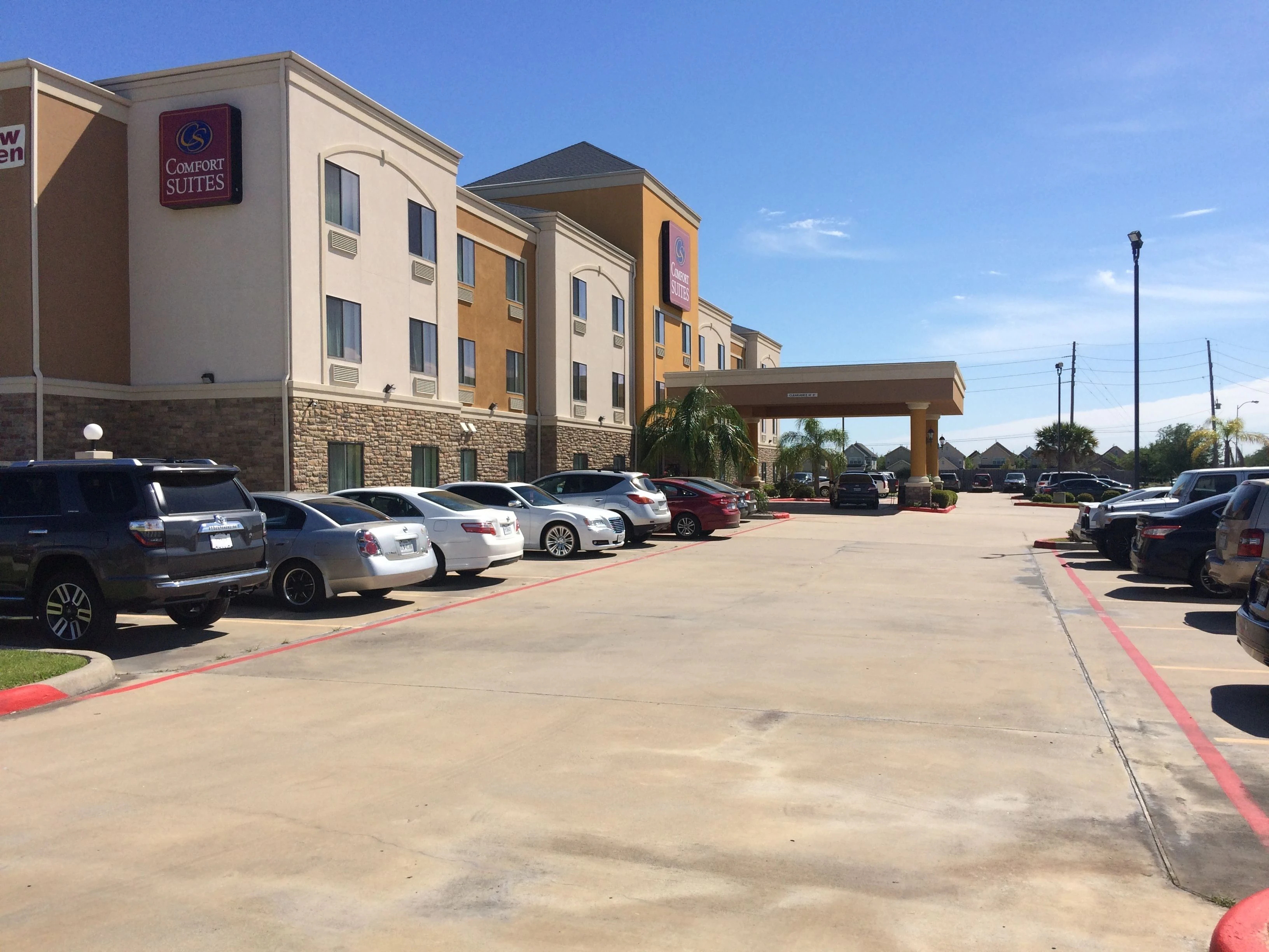 Days Inn & Suites by Wyndham Houston / West Energy Corridor