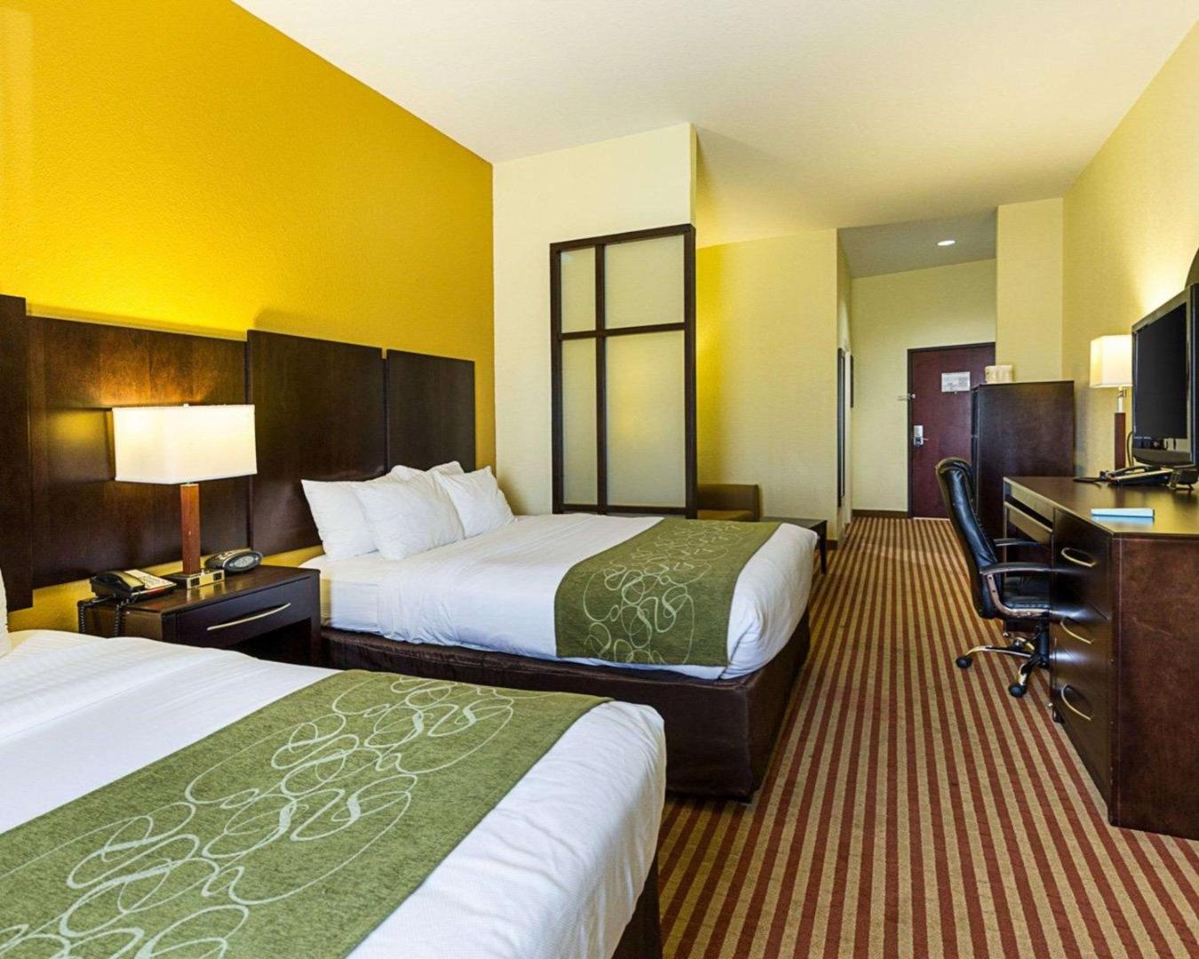 Days Inn & Suites by Wyndham Houston / West Energy Corridor
