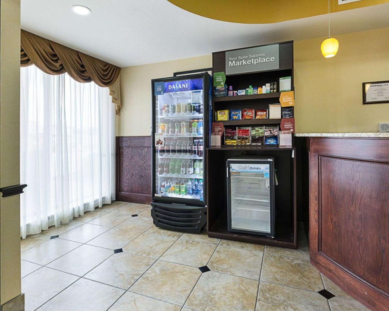 Days Inn & Suites by Wyndham Houston / West Energy Corridor