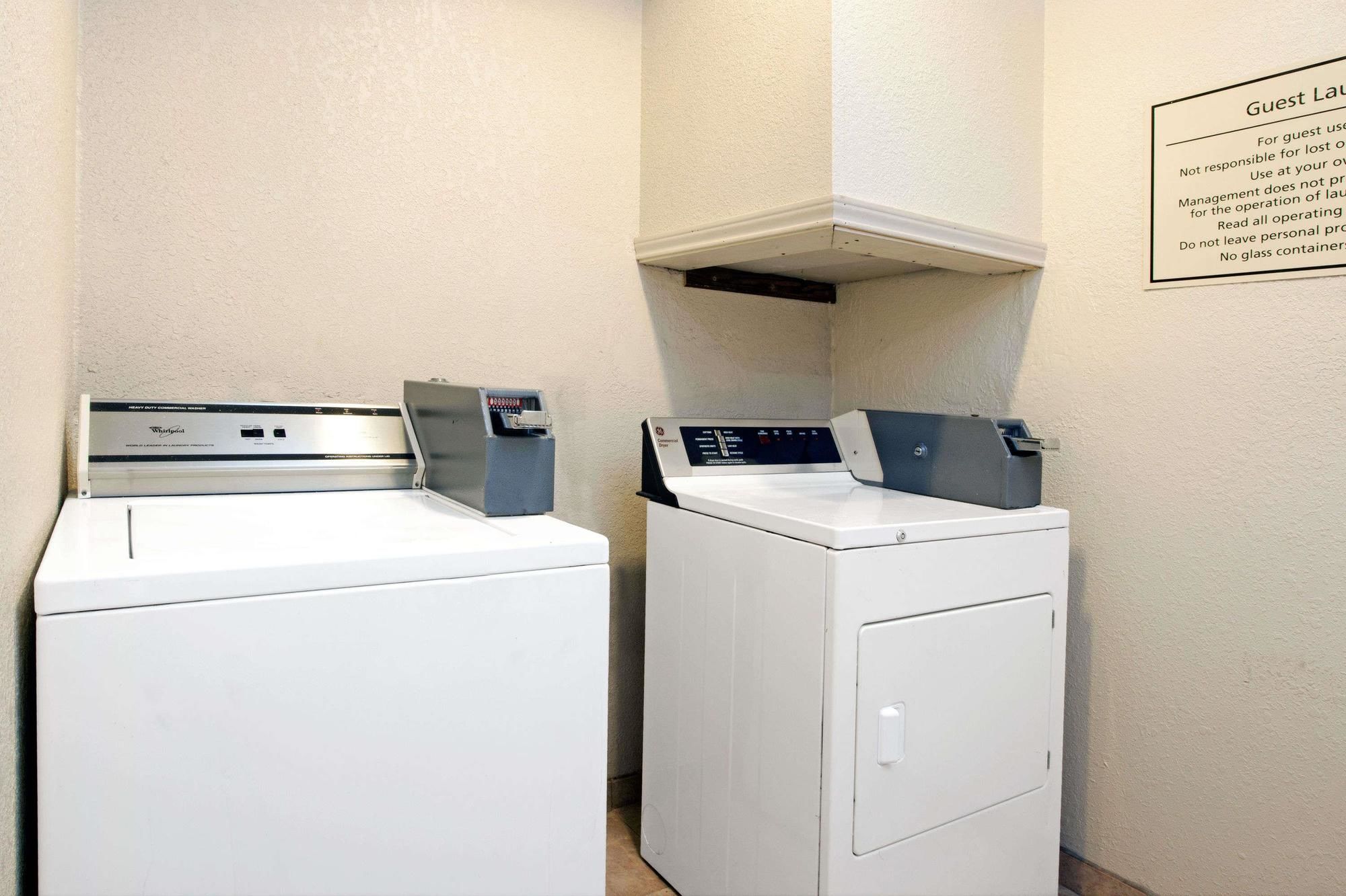 Days Inn & Suites by Wyndham Houston North/Aldine