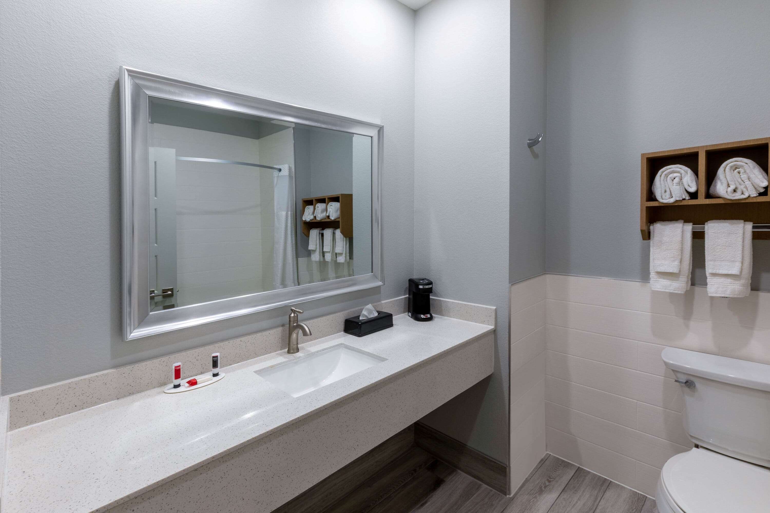 Days Inn & Suites by Wyndham Downtown/University of Houston