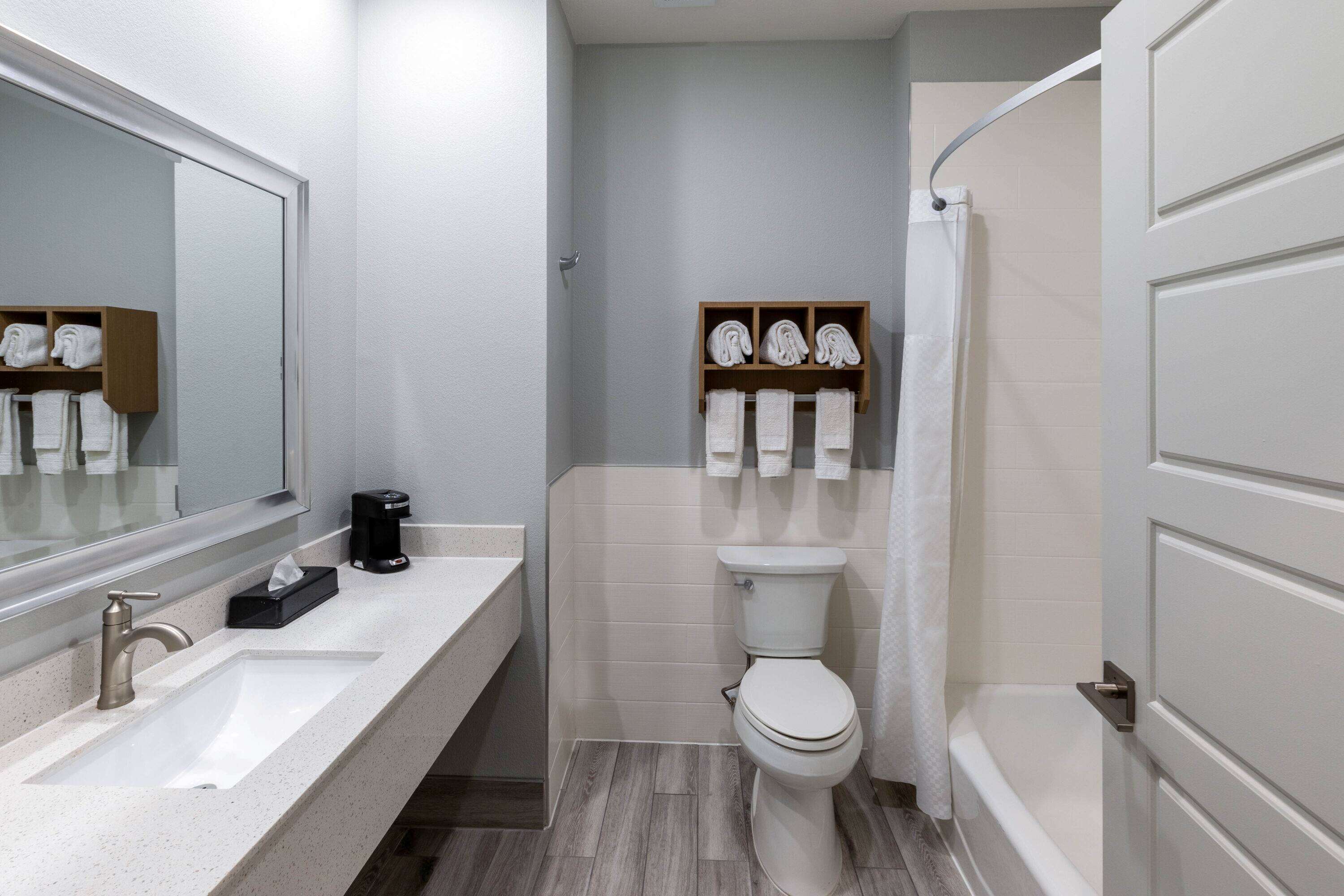 Days Inn & Suites by Wyndham Downtown/University of Houston