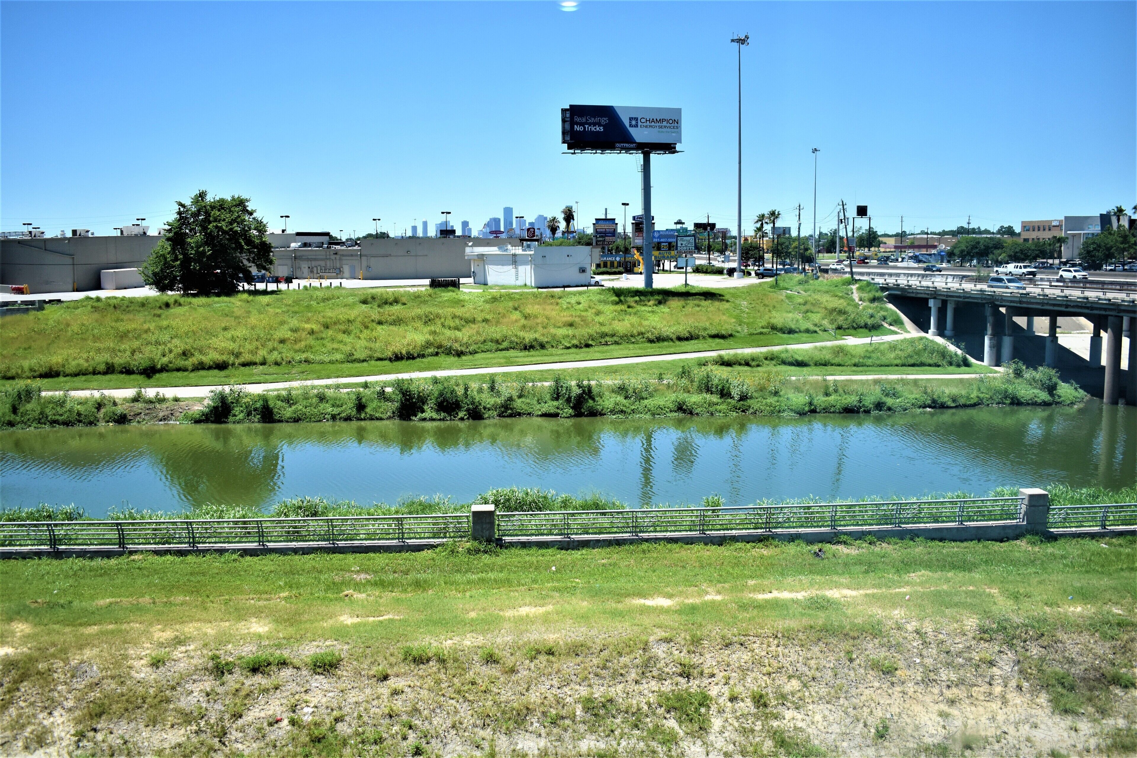 Days Inn & Suites by Wyndham Downtown/University of Houston