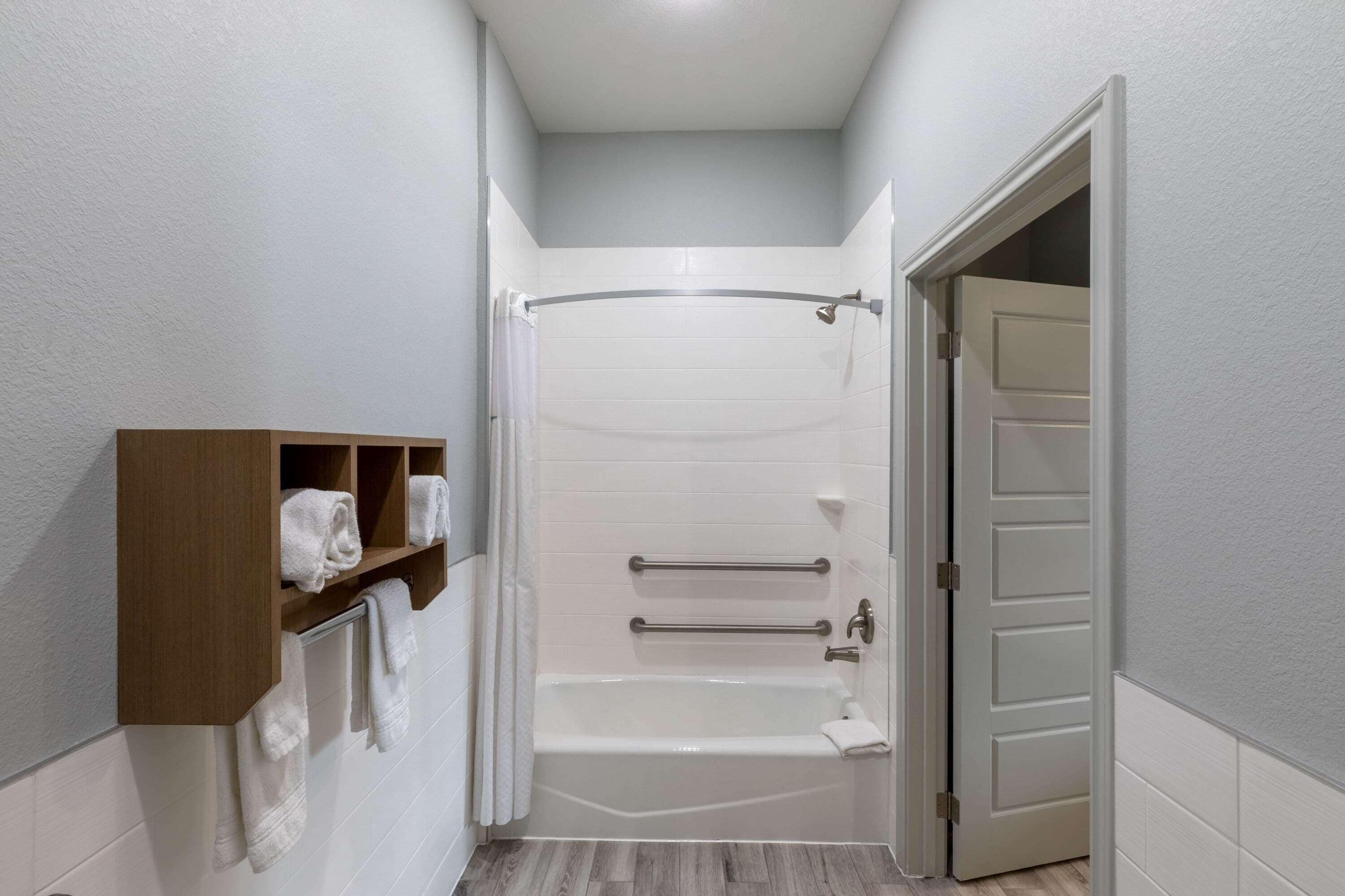Days Inn & Suites by Wyndham Downtown/University of Houston