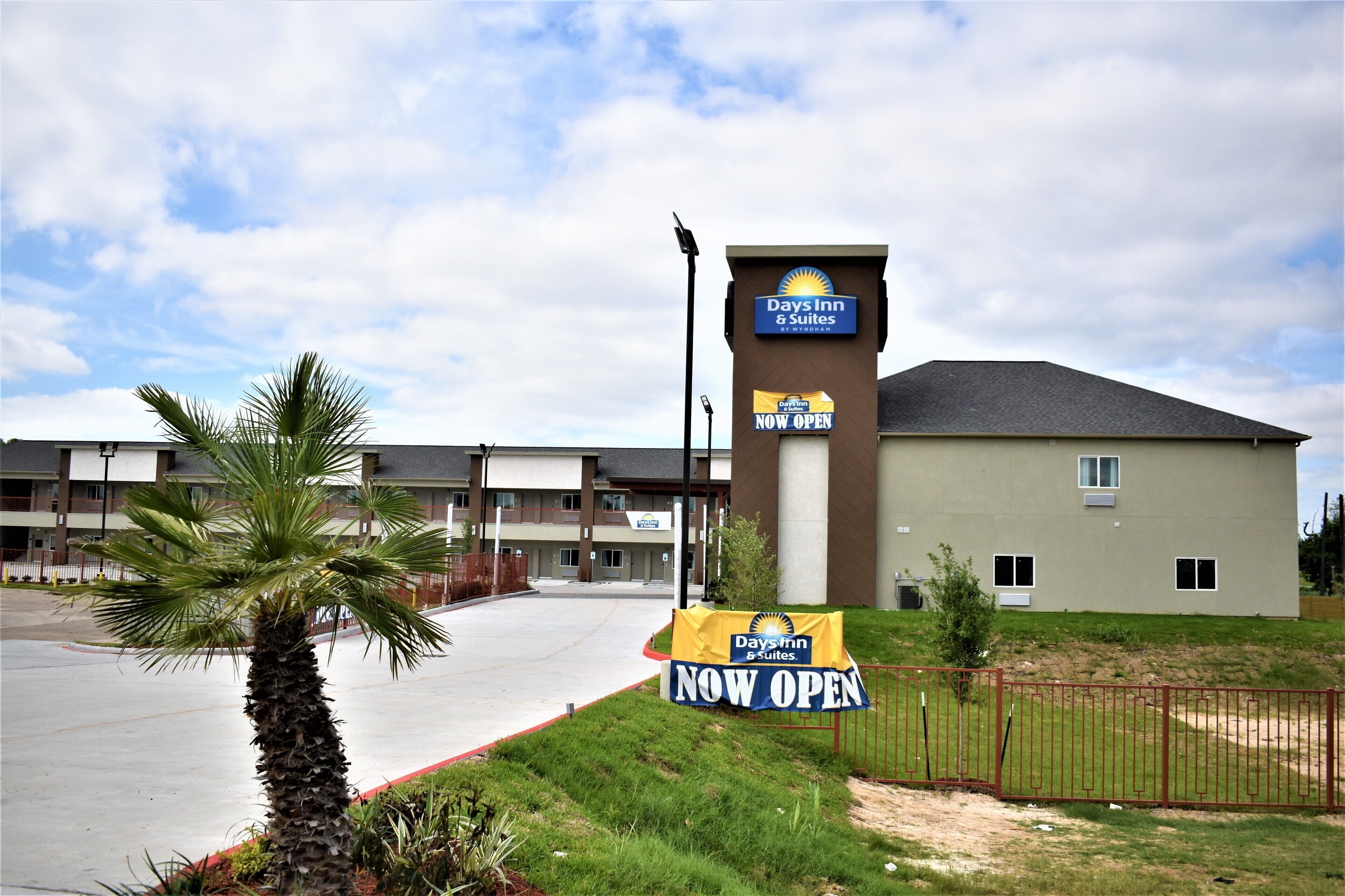 Days Inn & Suites by Wyndham Downtown/University of Houston
