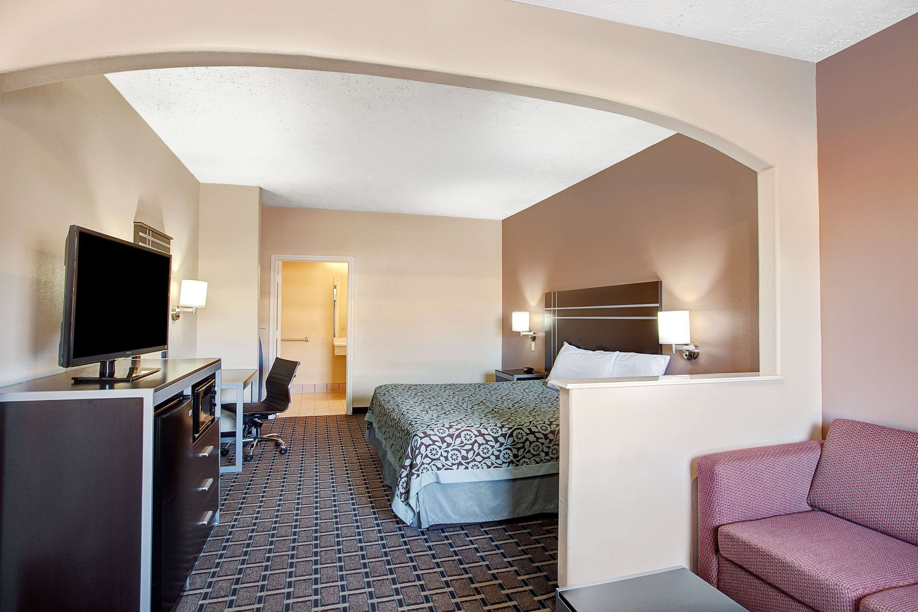 Days Inn & Suites by Wyndham Houston North/FM 1960