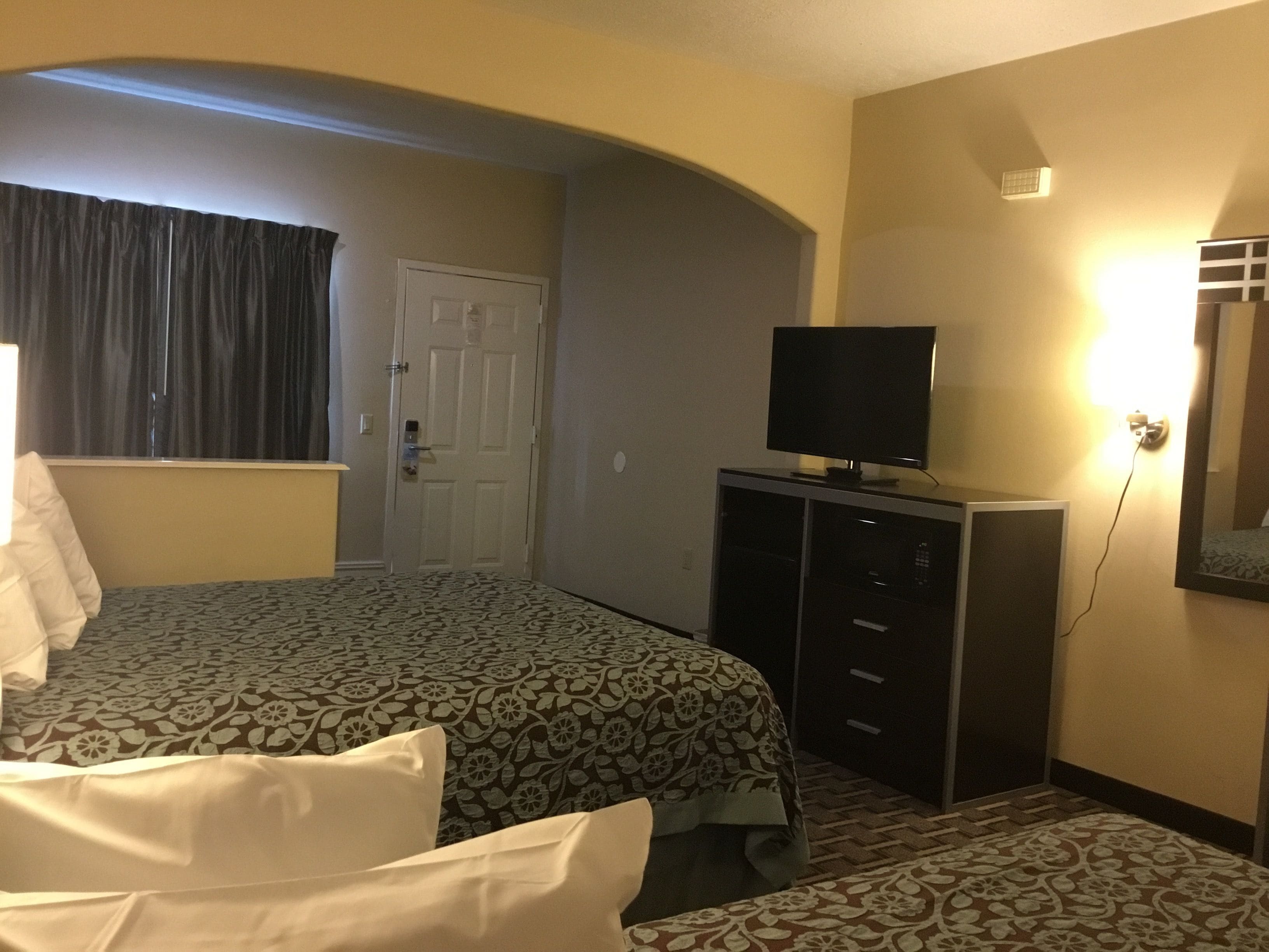 Days Inn & Suites by Wyndham Houston North/FM 1960
