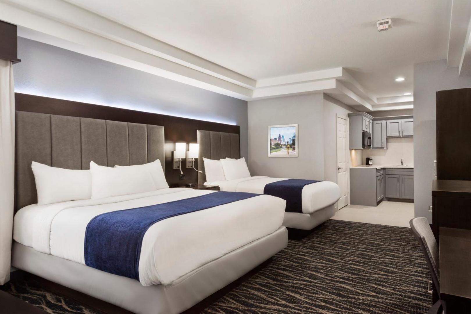Days Inn & Suites by Wyndham Houston Hobby Airport