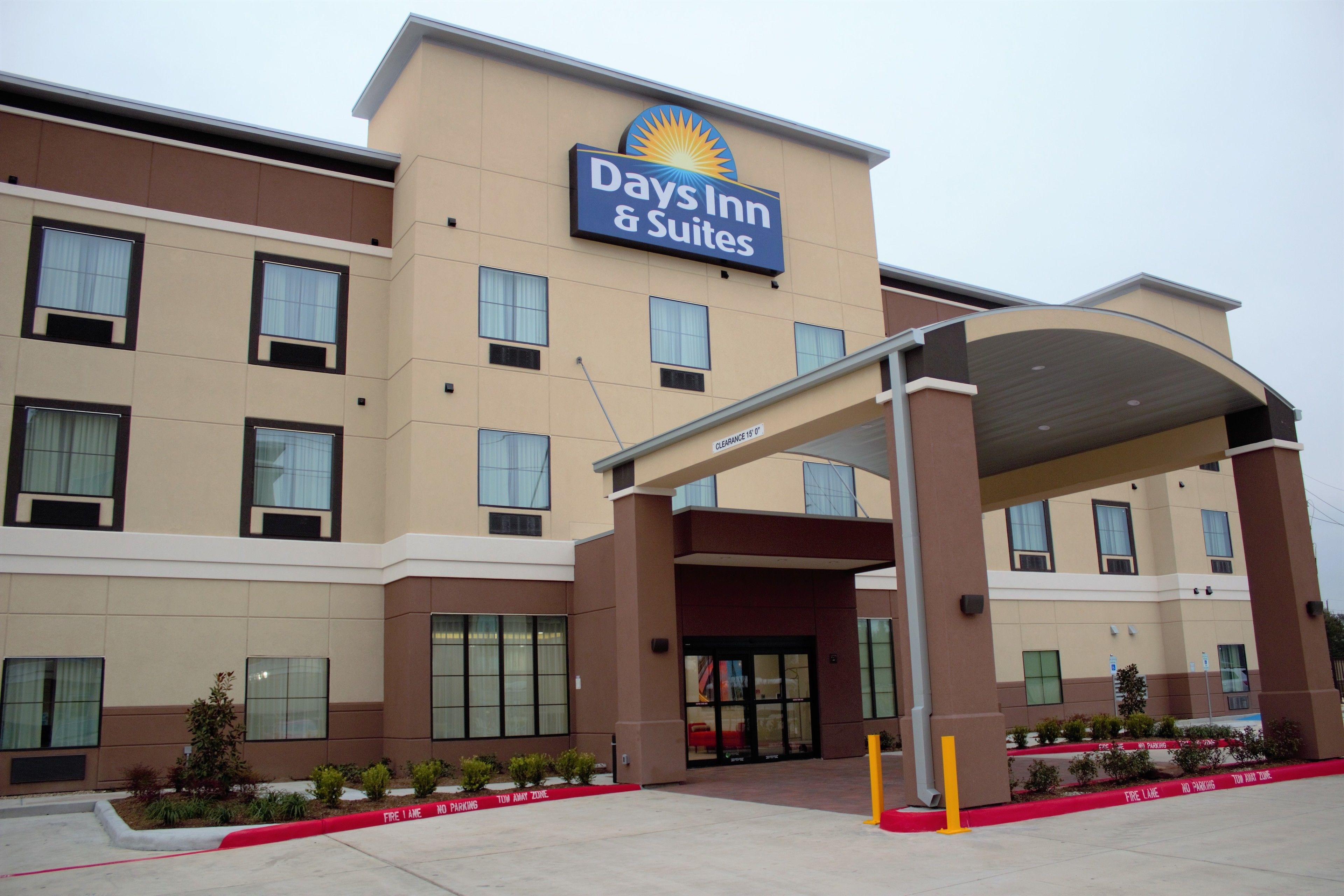 Days Inn & Suites by Wyndham Houston NW Cypress