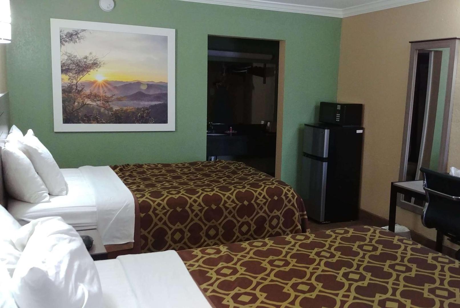 Days Inn by Wyndham Houston East