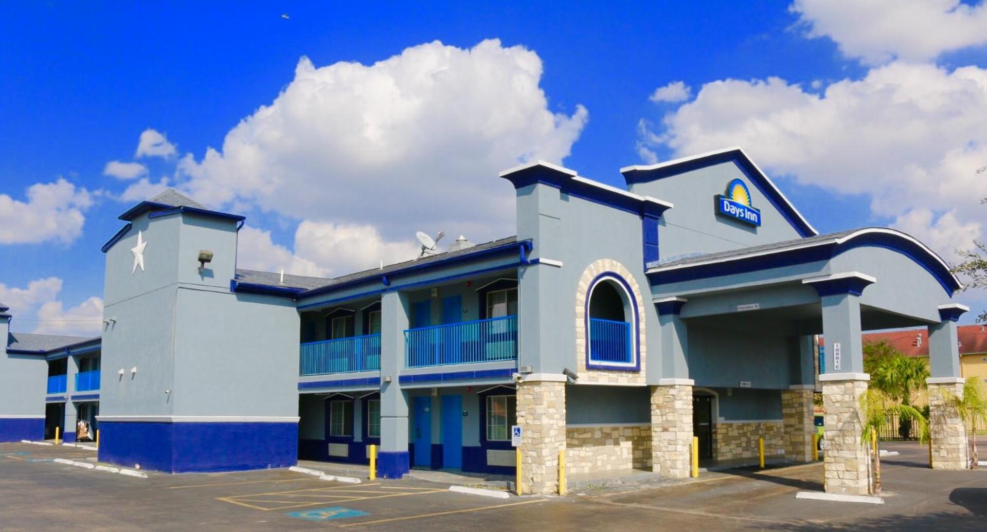 Days Inn by Wyndham Houston East