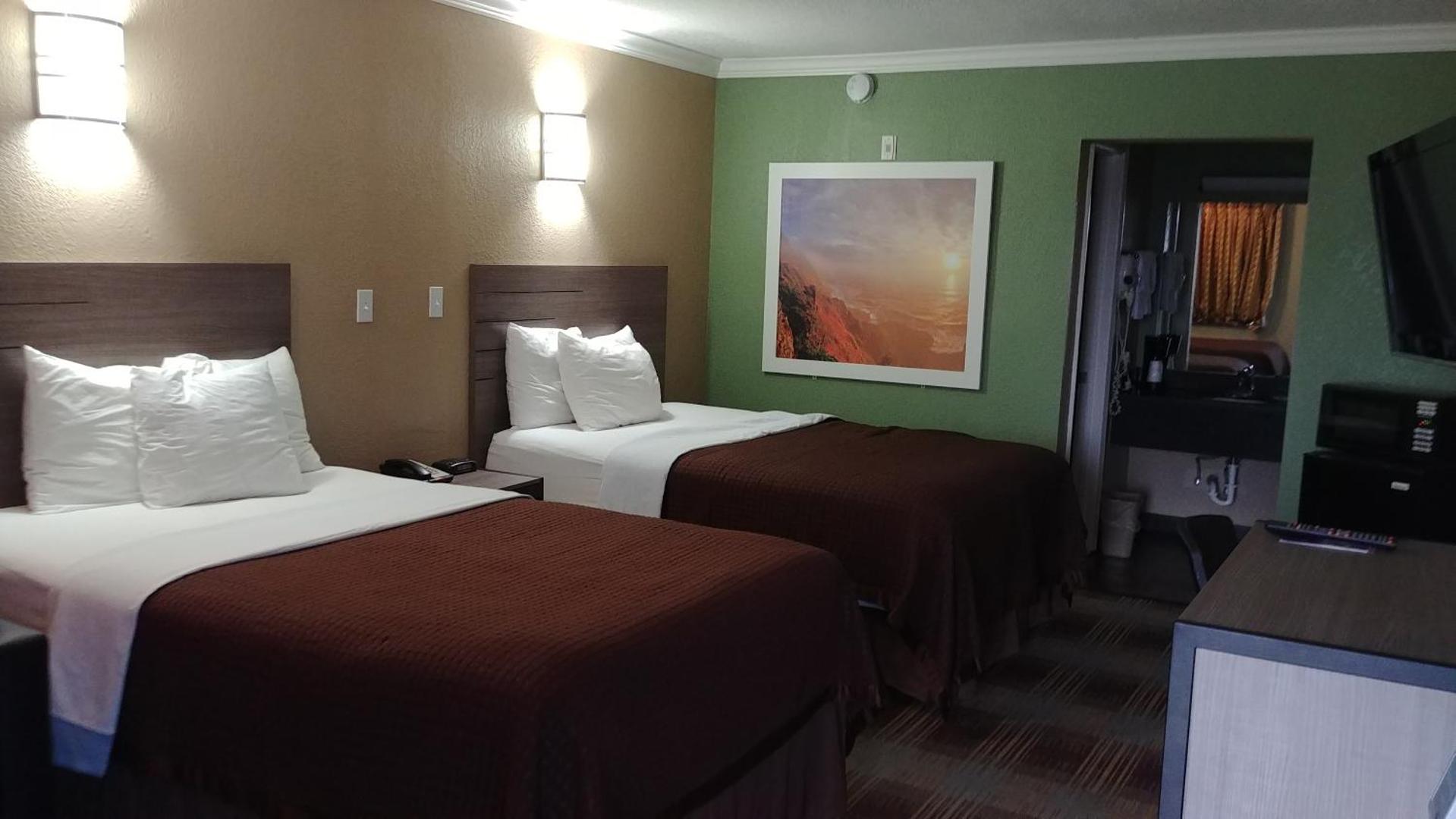 Days Inn by Wyndham Houston East
