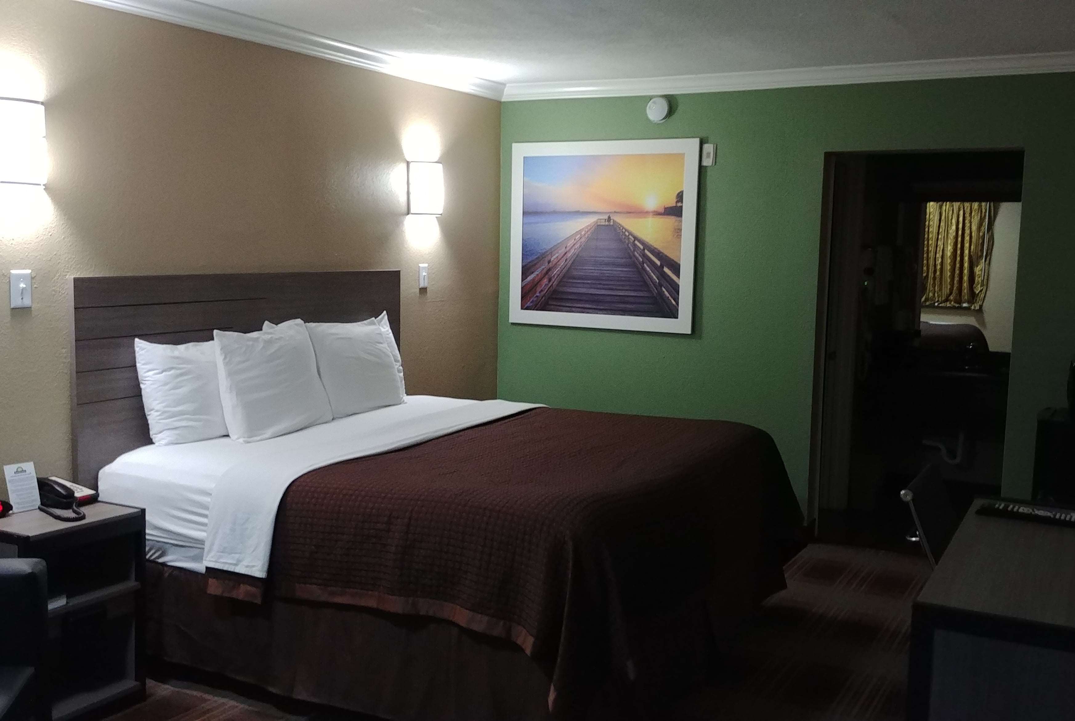 Days Inn by Wyndham Houston East