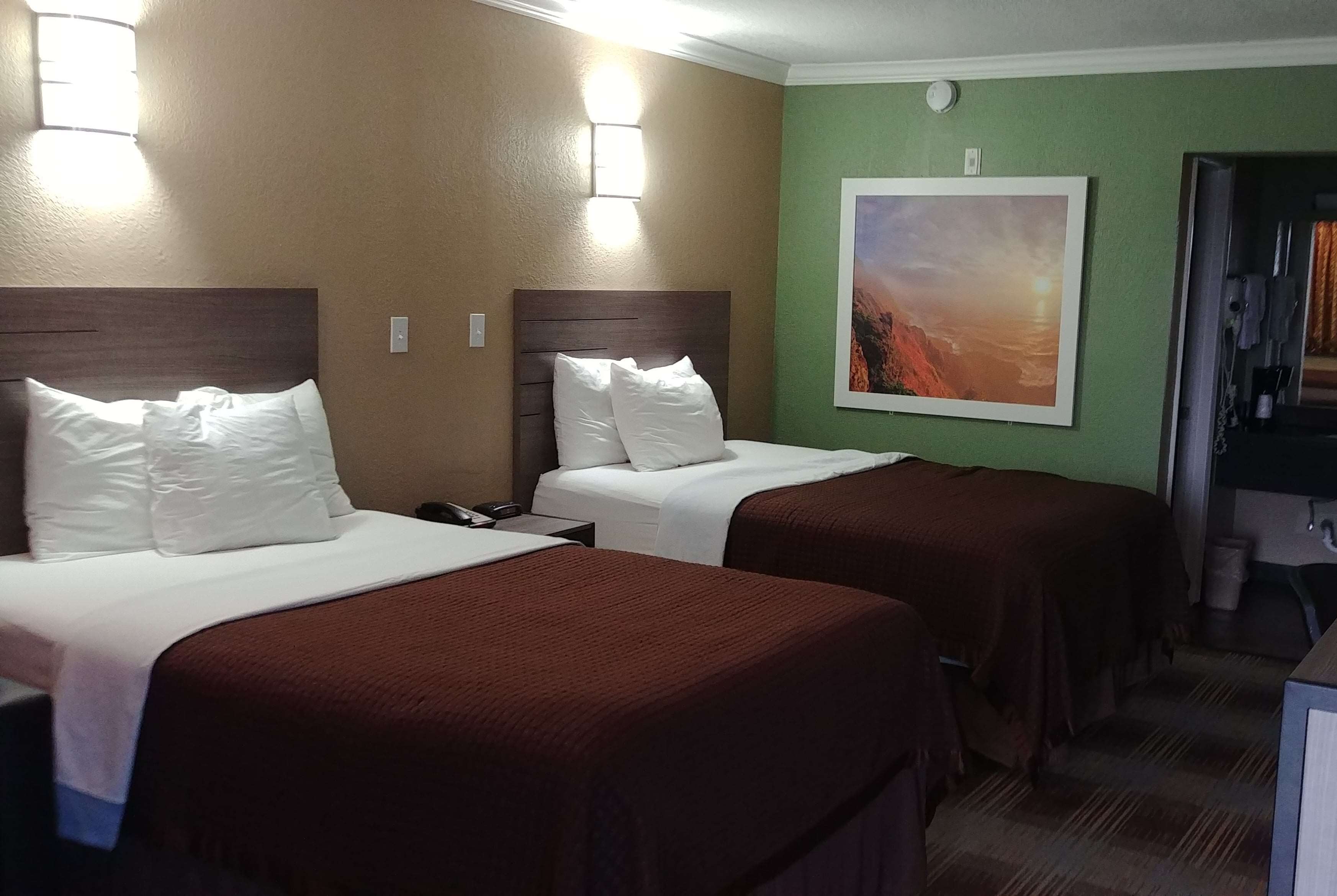 Days Inn by Wyndham Houston East