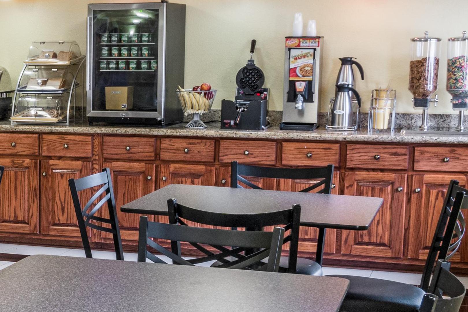 Days Inn by Wyndham Houston