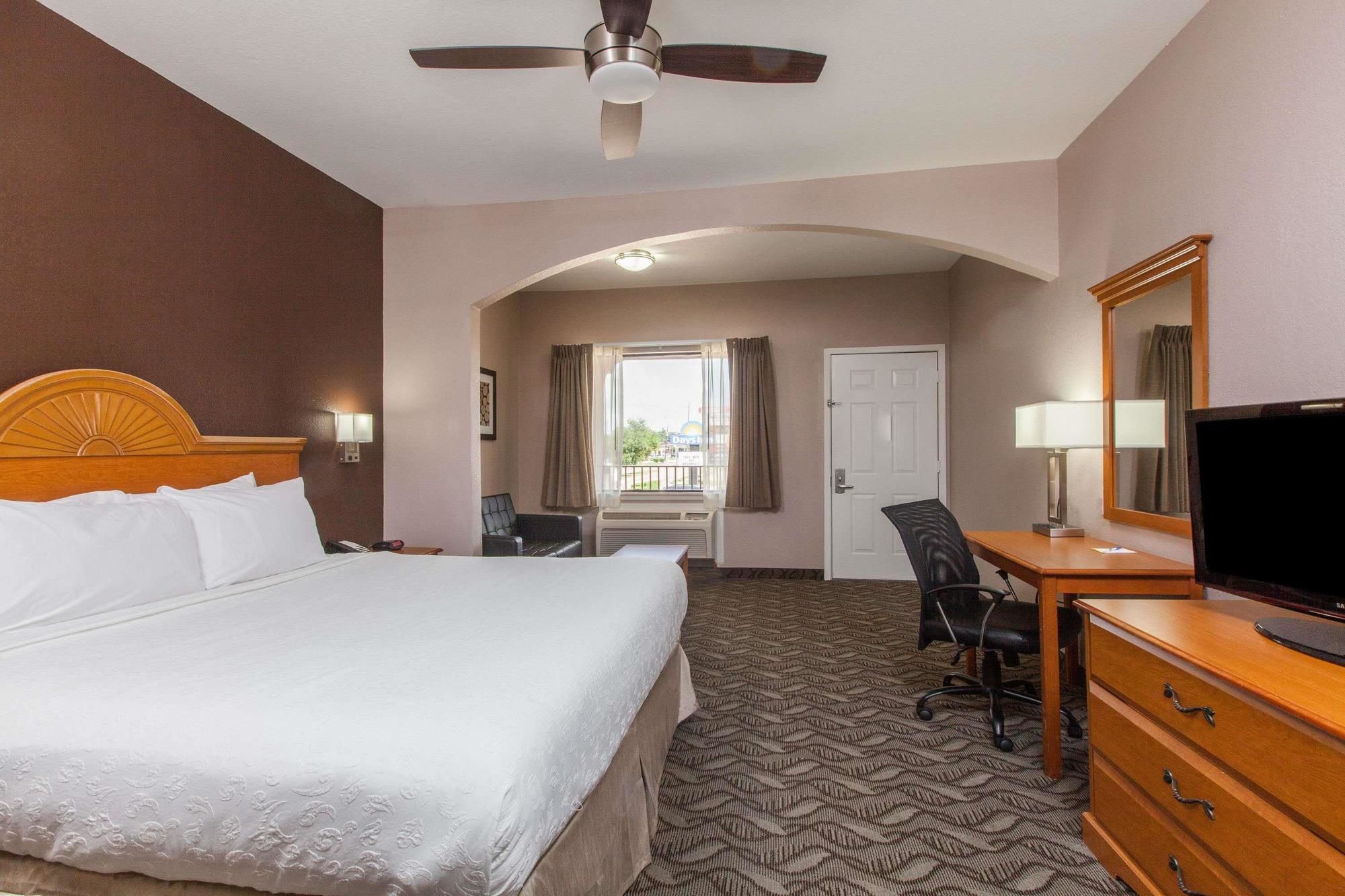 Grand Villa Inn Galleria