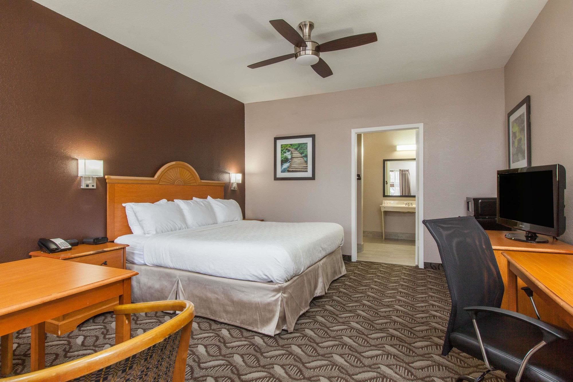 Grand Villa Inn Galleria