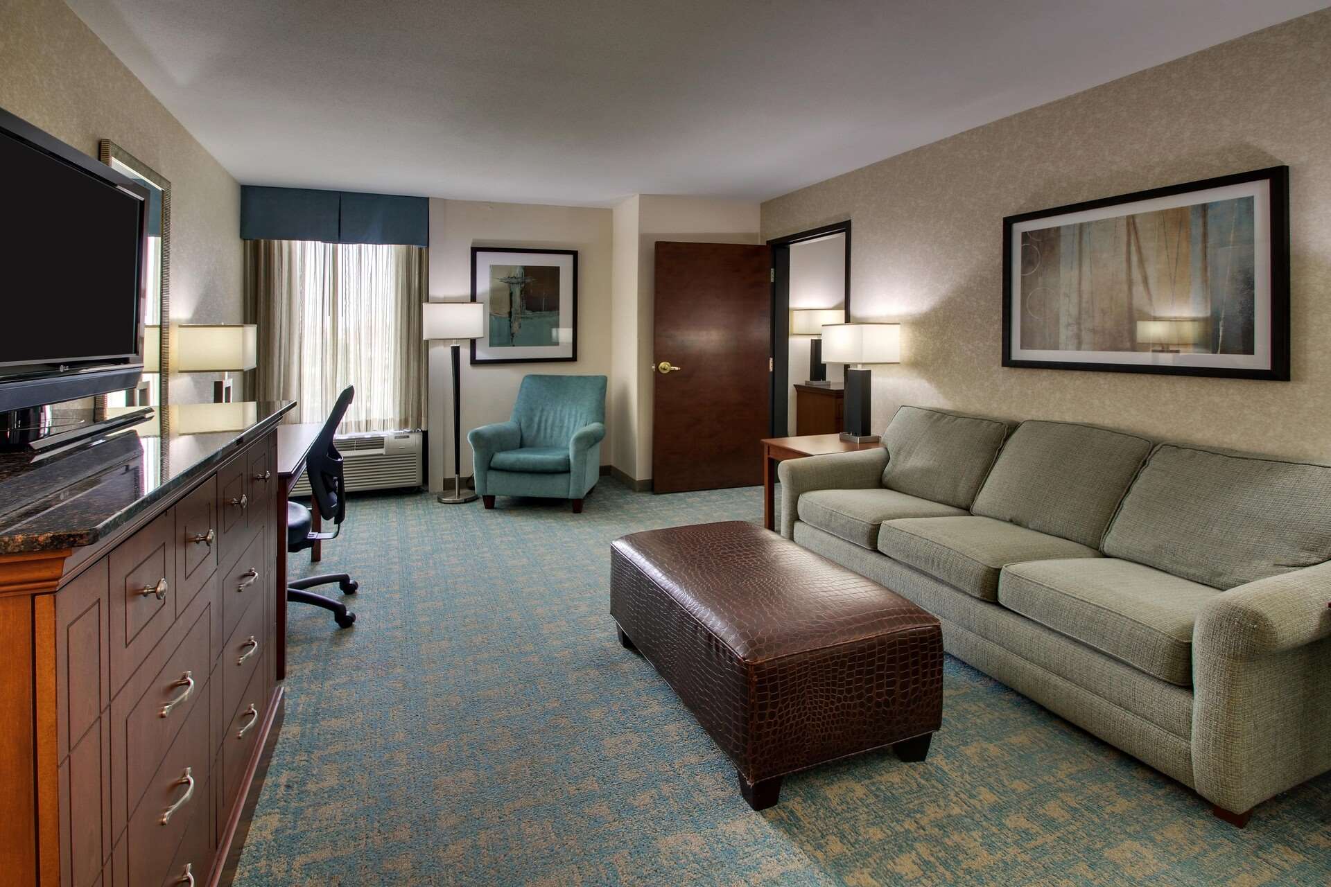 Sonesta Essential Houston Hobby Airport