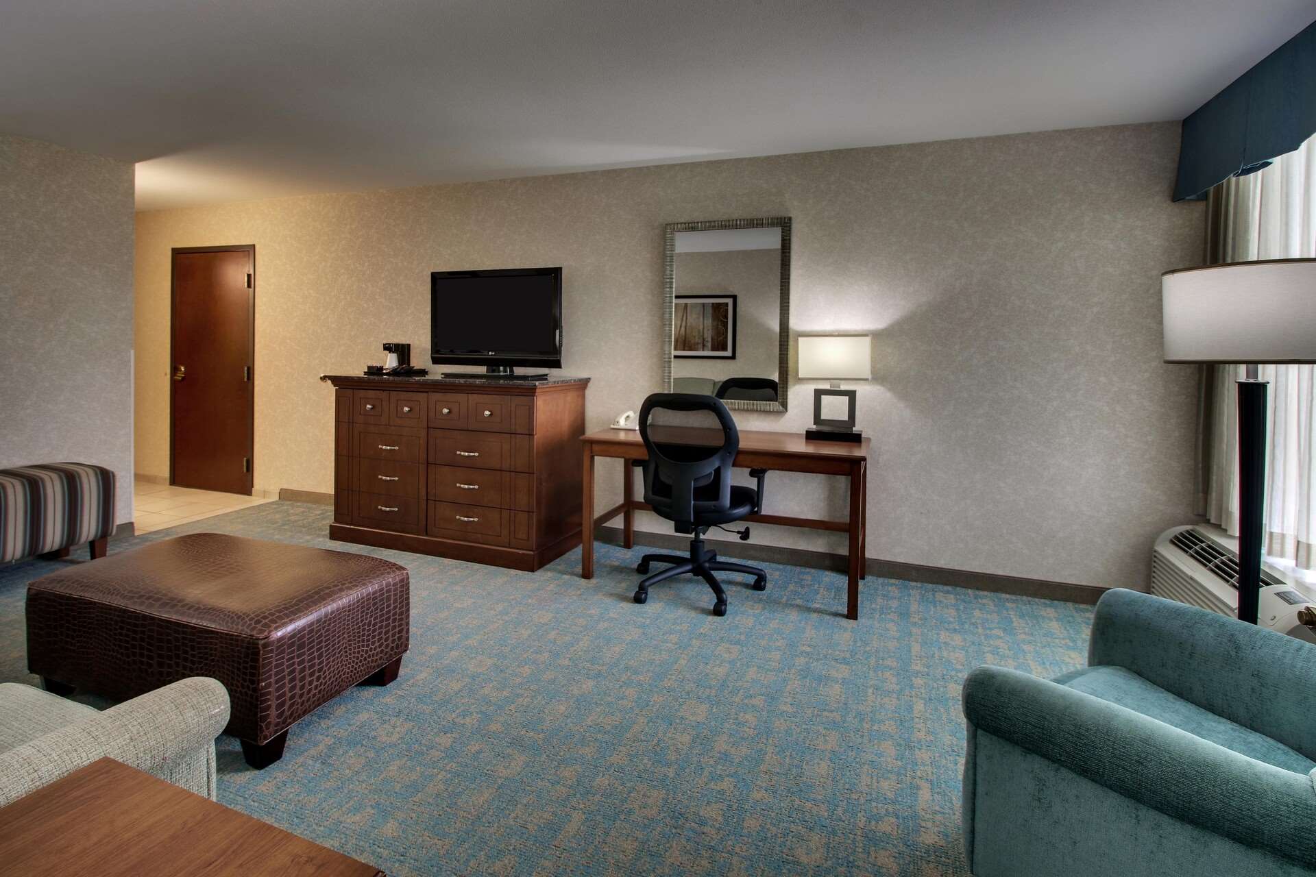 Sonesta Essential Houston Hobby Airport
