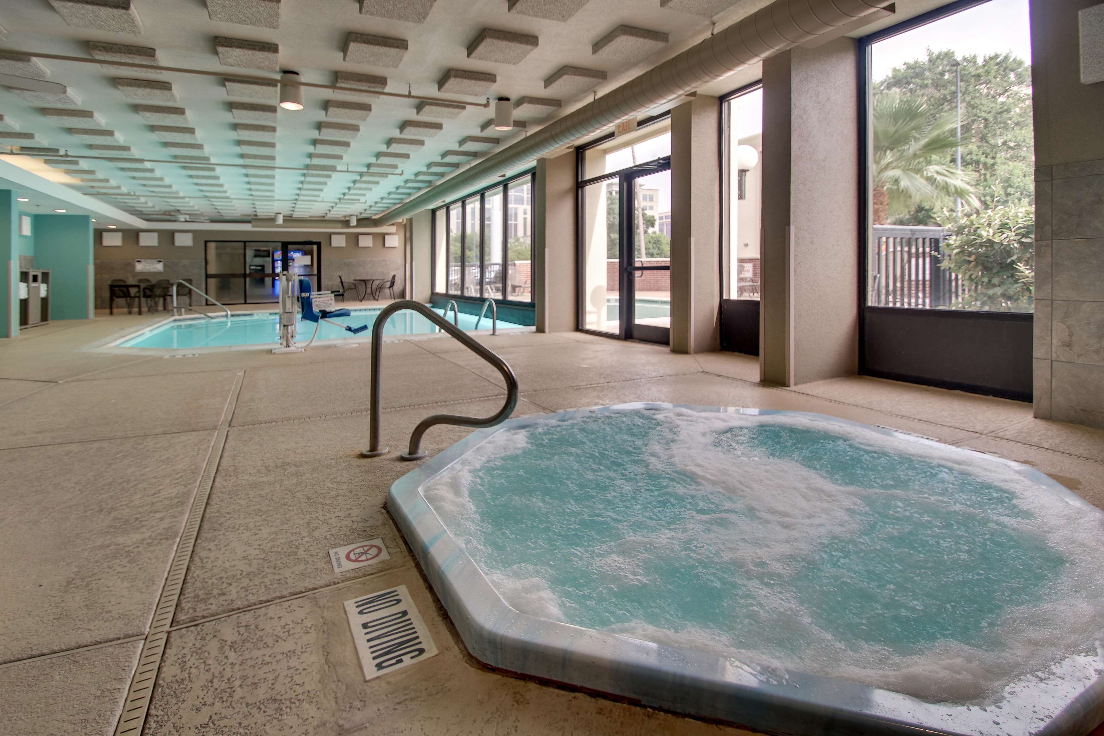 Drury Inn & Suites Near the Galleria Houston