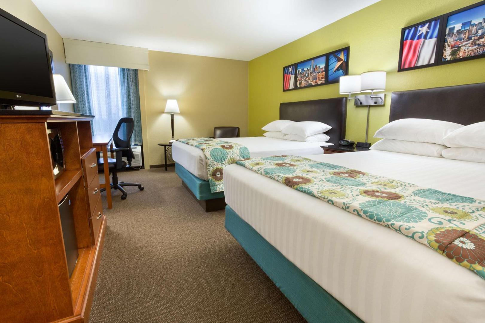 Drury Inn & Suites Near the Galleria Houston