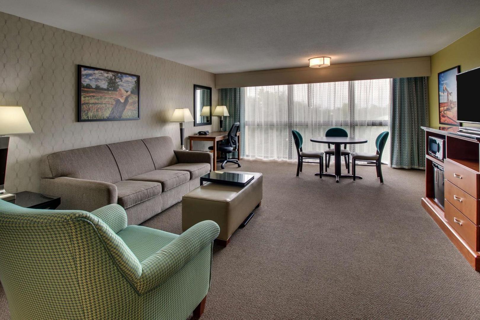 Drury Inn & Suites Near the Galleria Houston