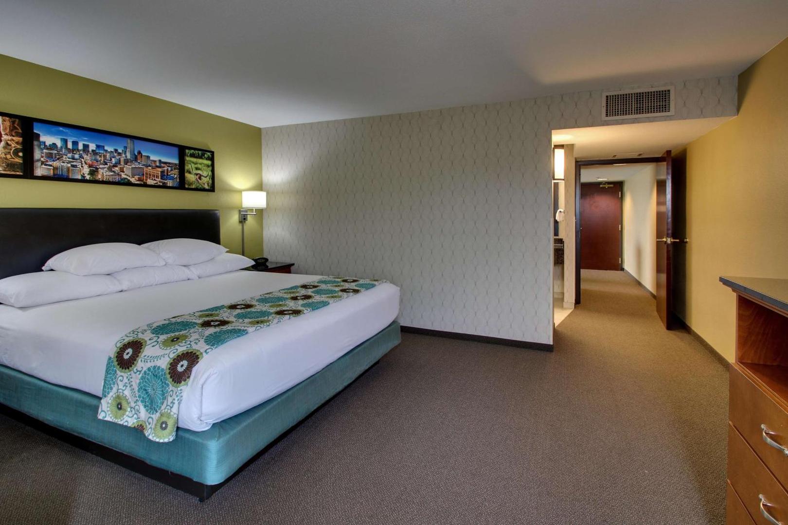 Drury Inn & Suites Near the Galleria Houston