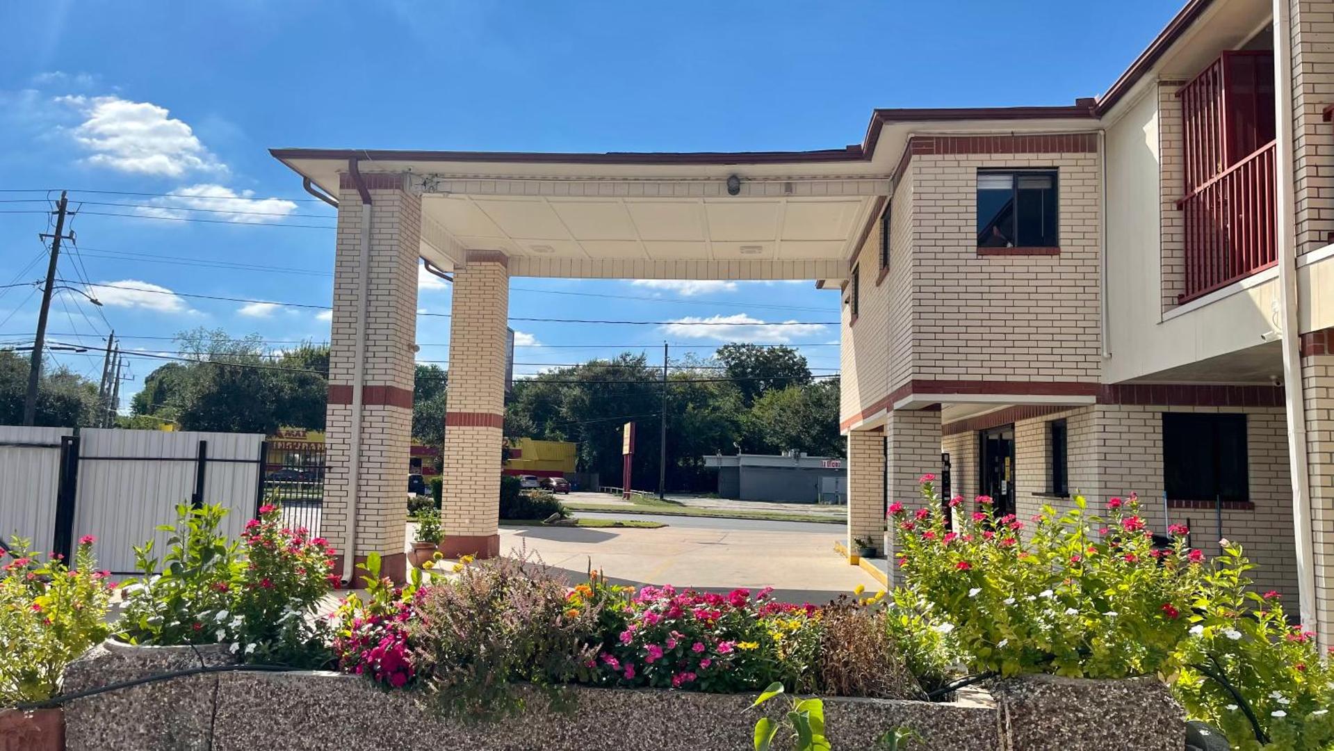 Executive Inn & Suites Houston
