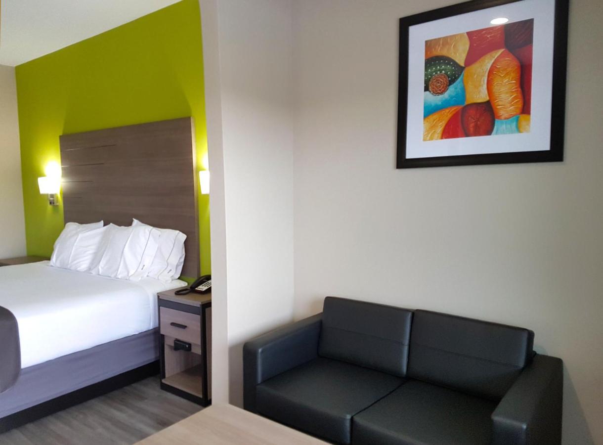 GuestHouse Inn Houston/Cypress