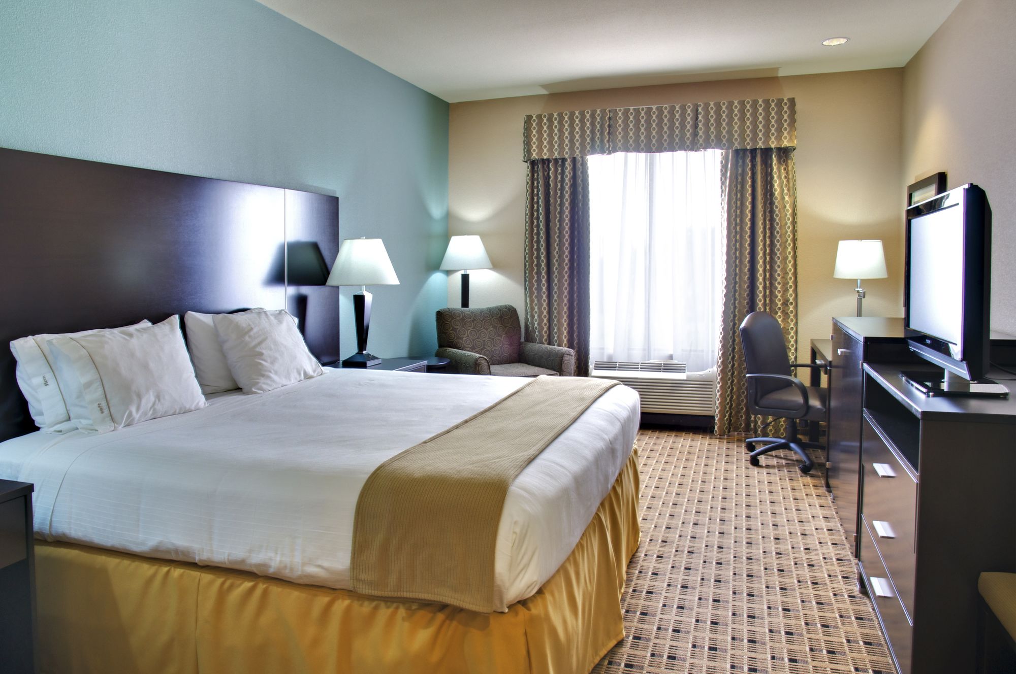 Holiday Inn Express & Suites Houston Energy Corridor - W Oaks