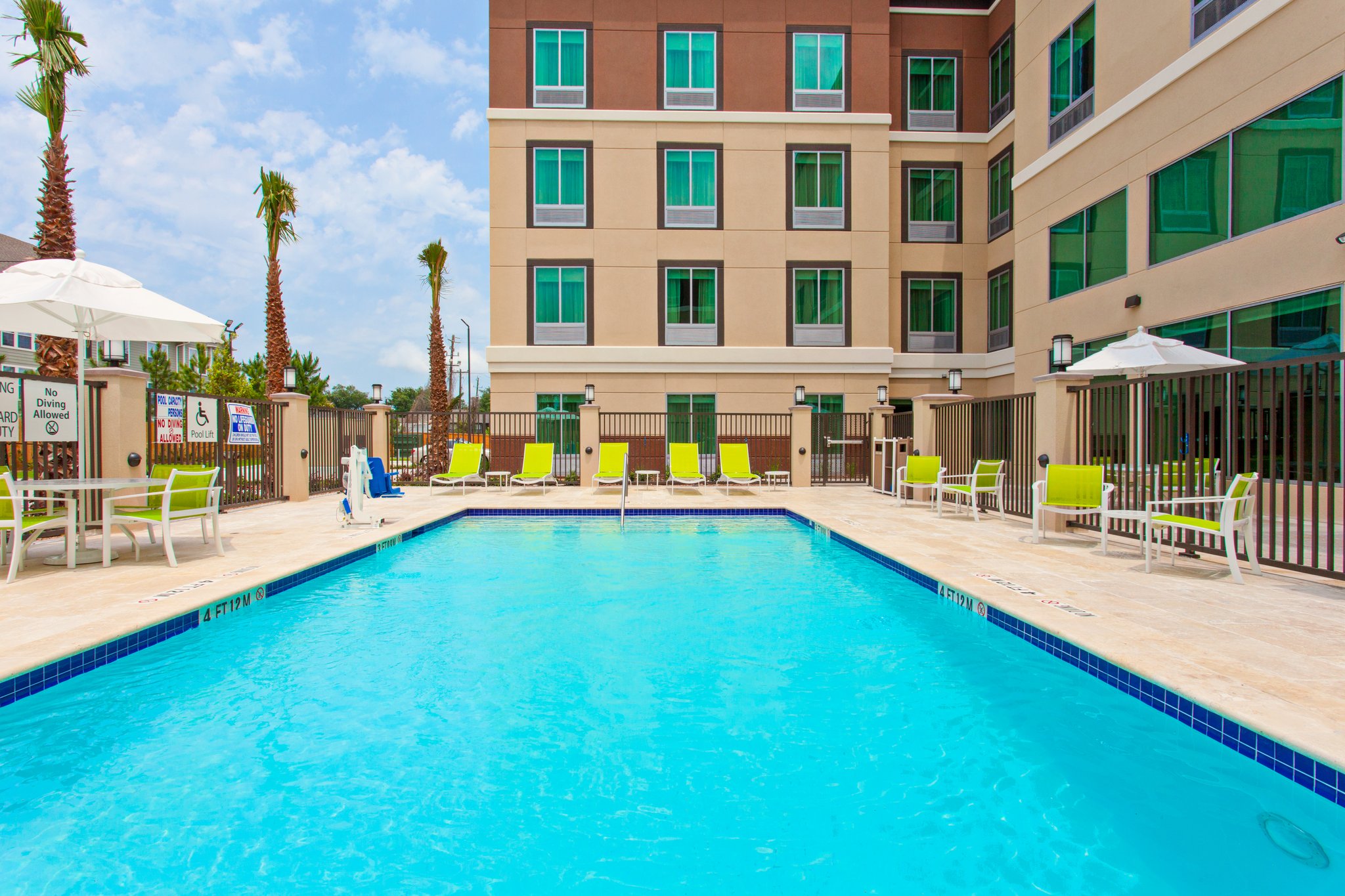 Holiday Inn Express & Suites Houston S - Medical Ctr Area