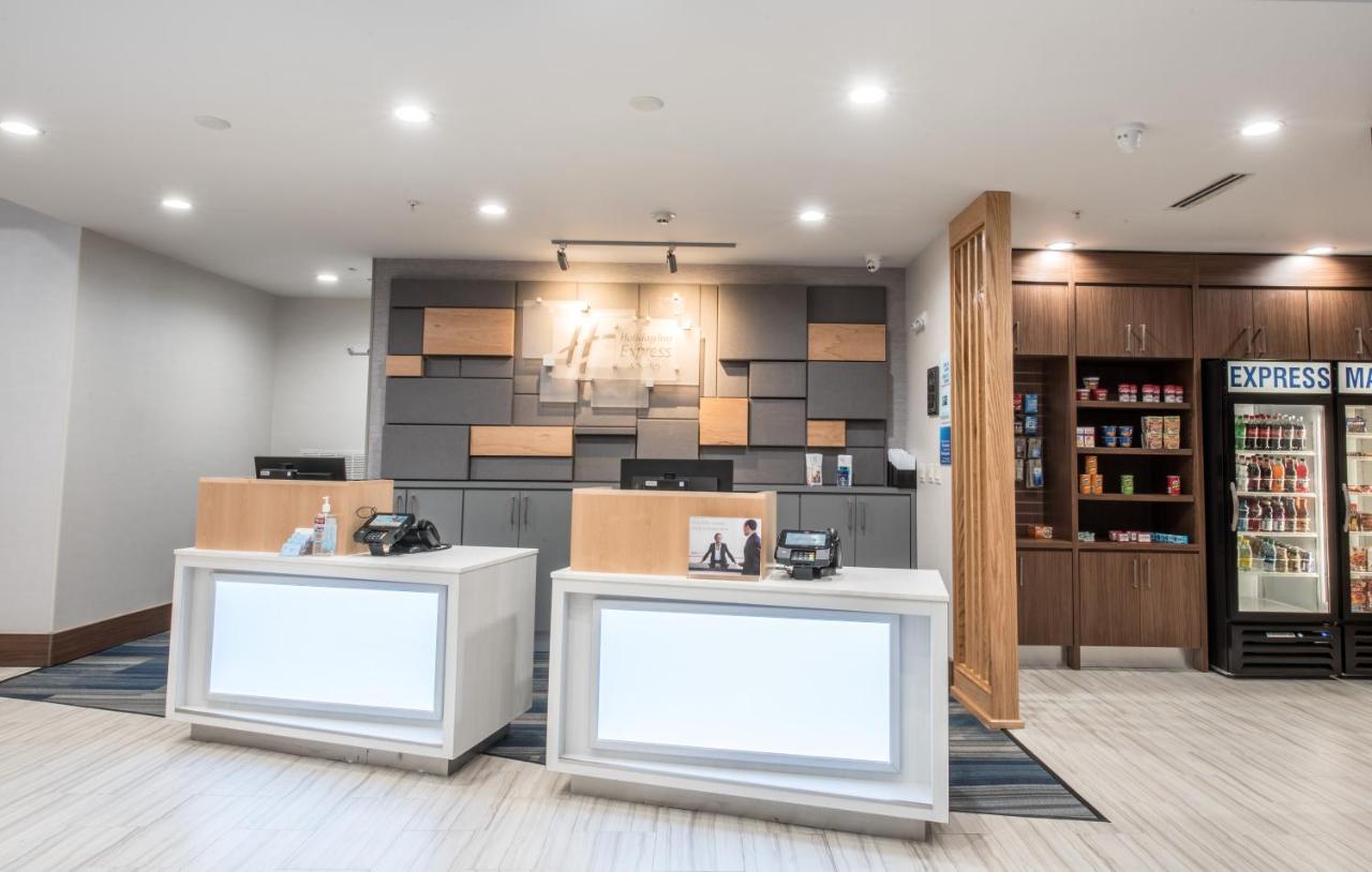 Holiday Inn Express & Suites Houston Westchase - Westheimer
